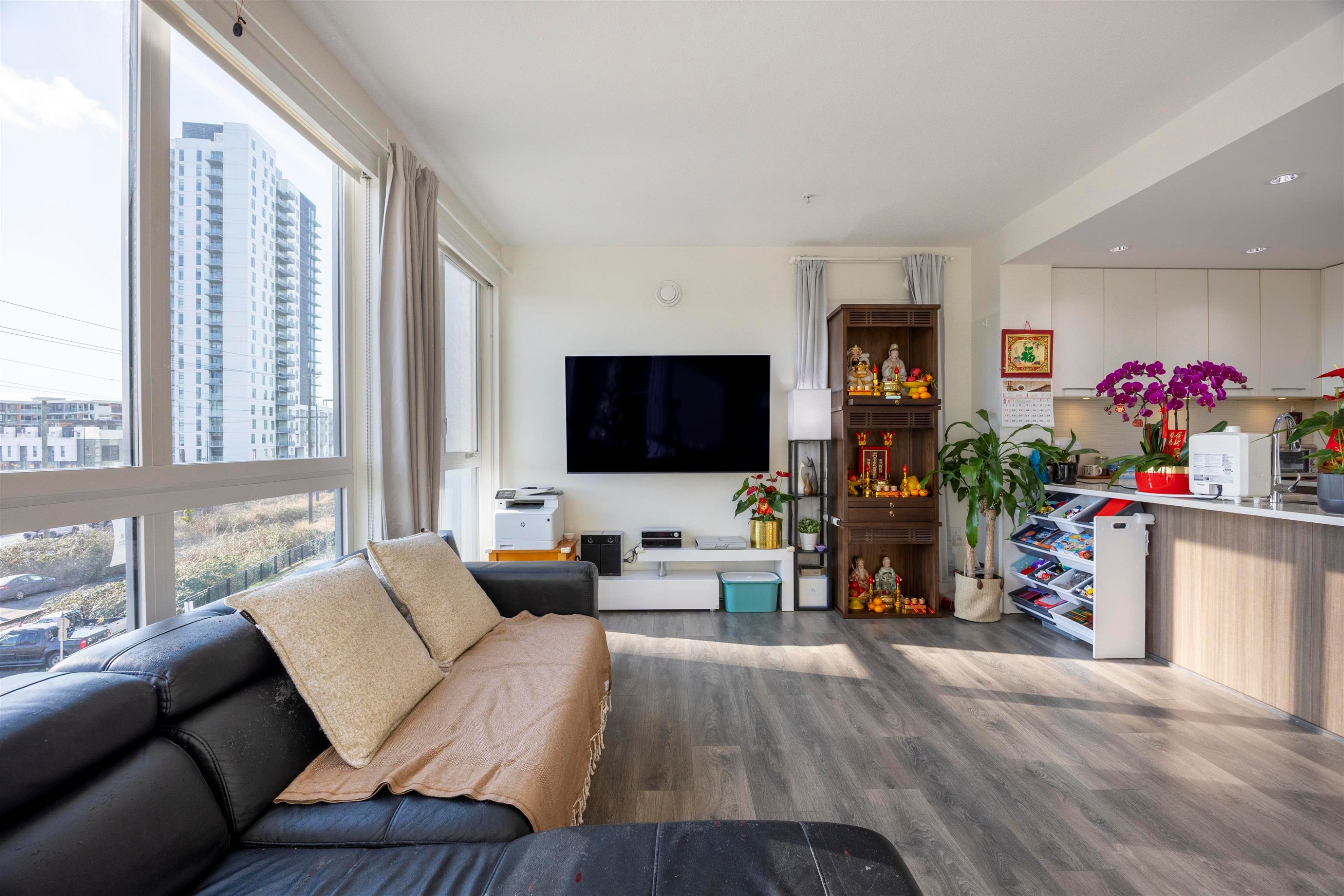 305-8580 River District Crossing, Vancouver, BC