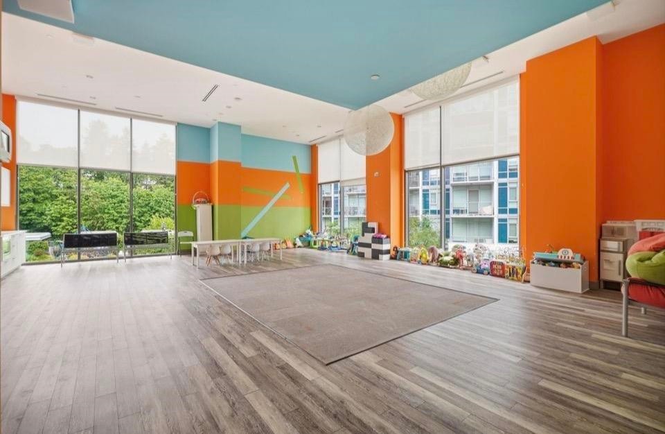 305-8580 River District Crossing, Vancouver, BC