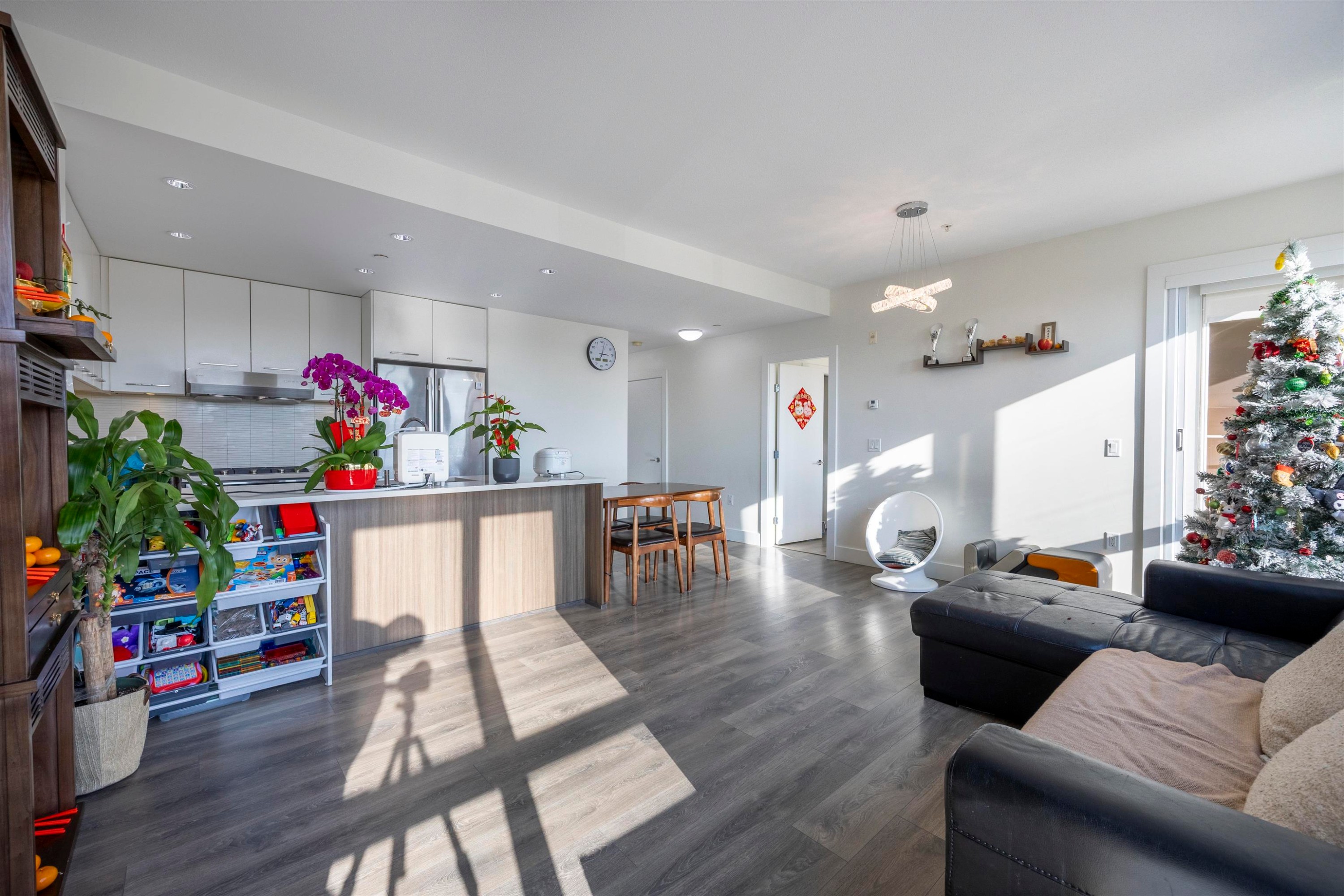 305-8580 River District Crossing, Vancouver, BC
