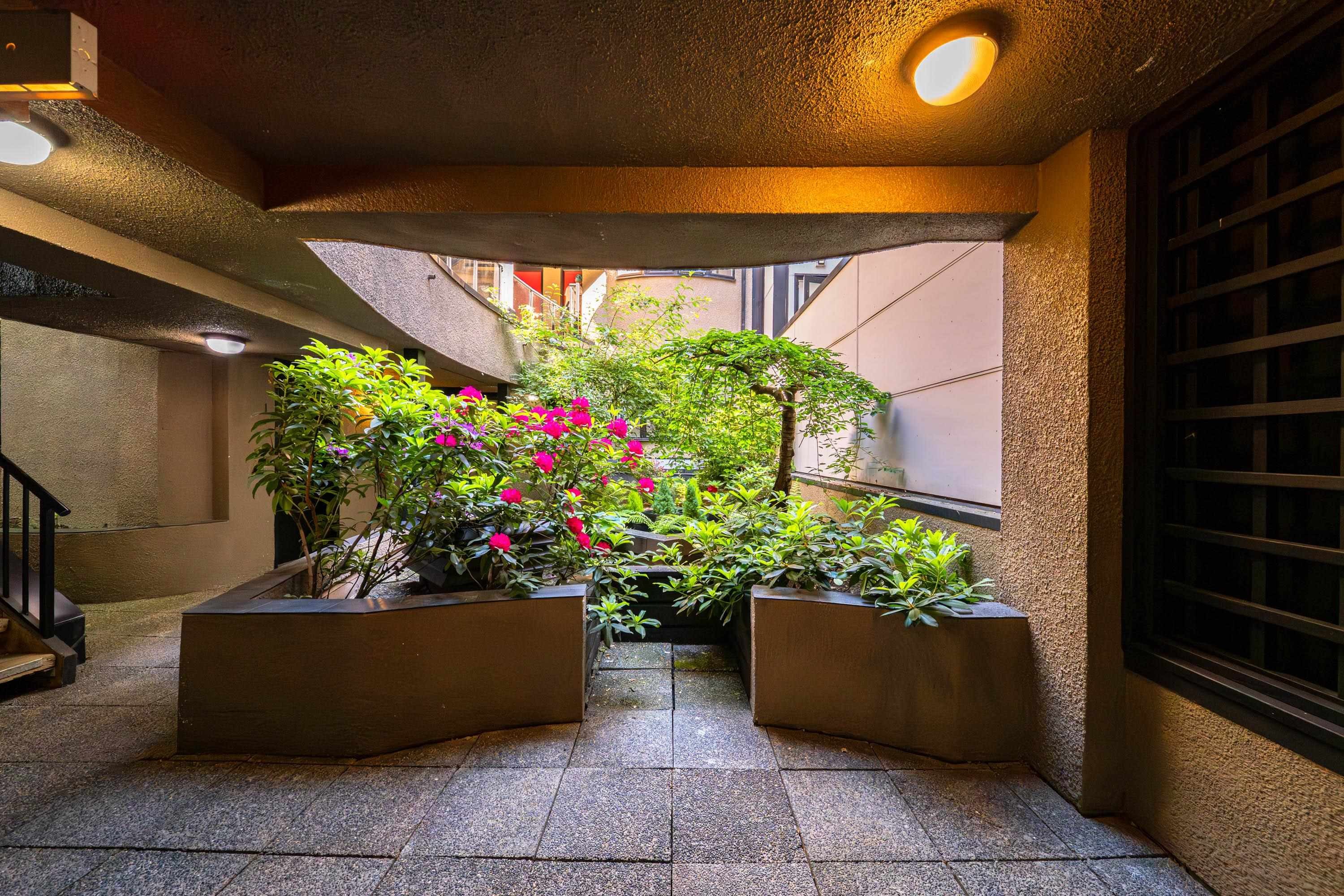 202-3673 11Th Avenue W, Vancouver, BC