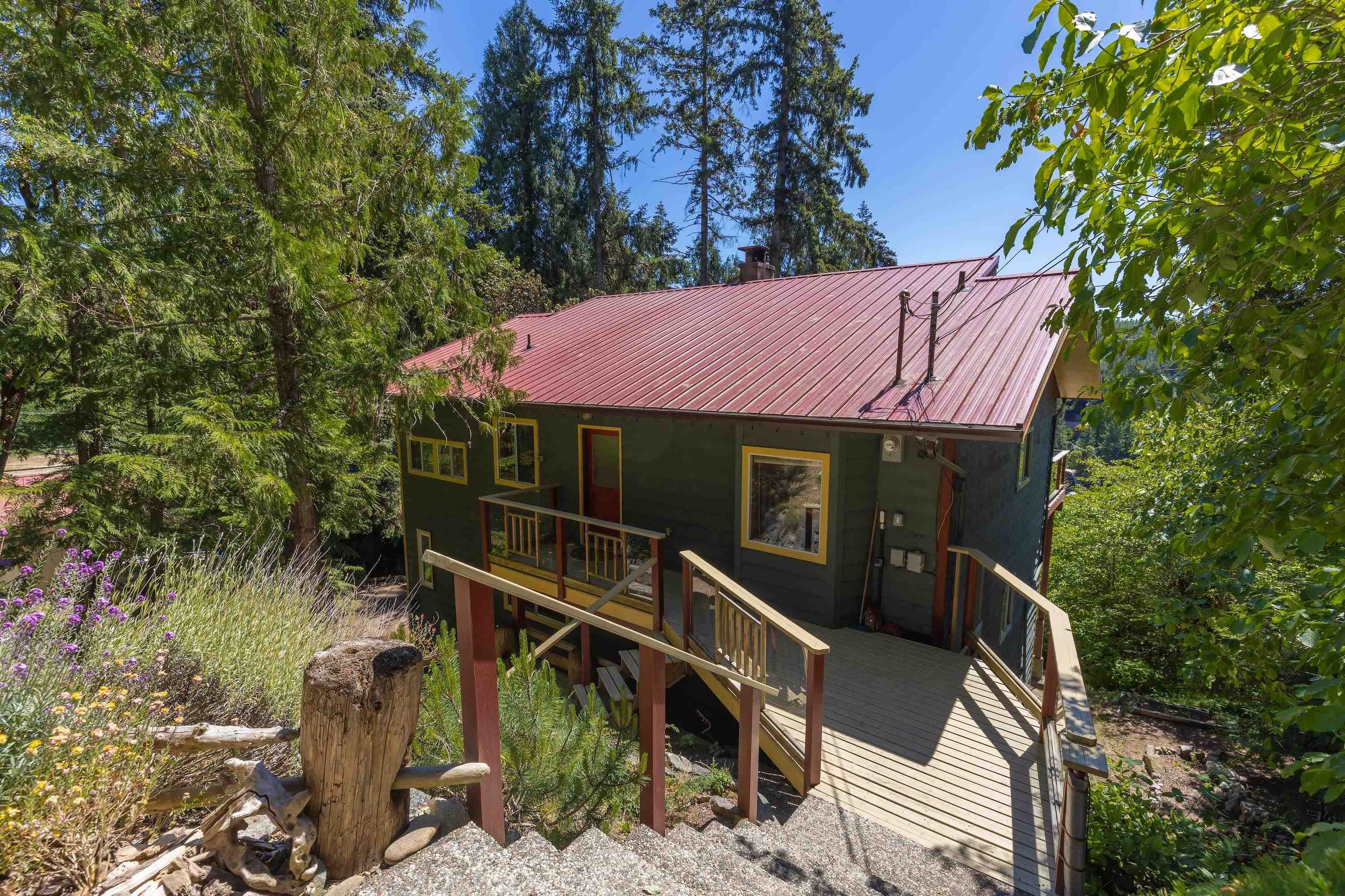 10085 Buccaneer Road, Halfmoon Bay, BC
