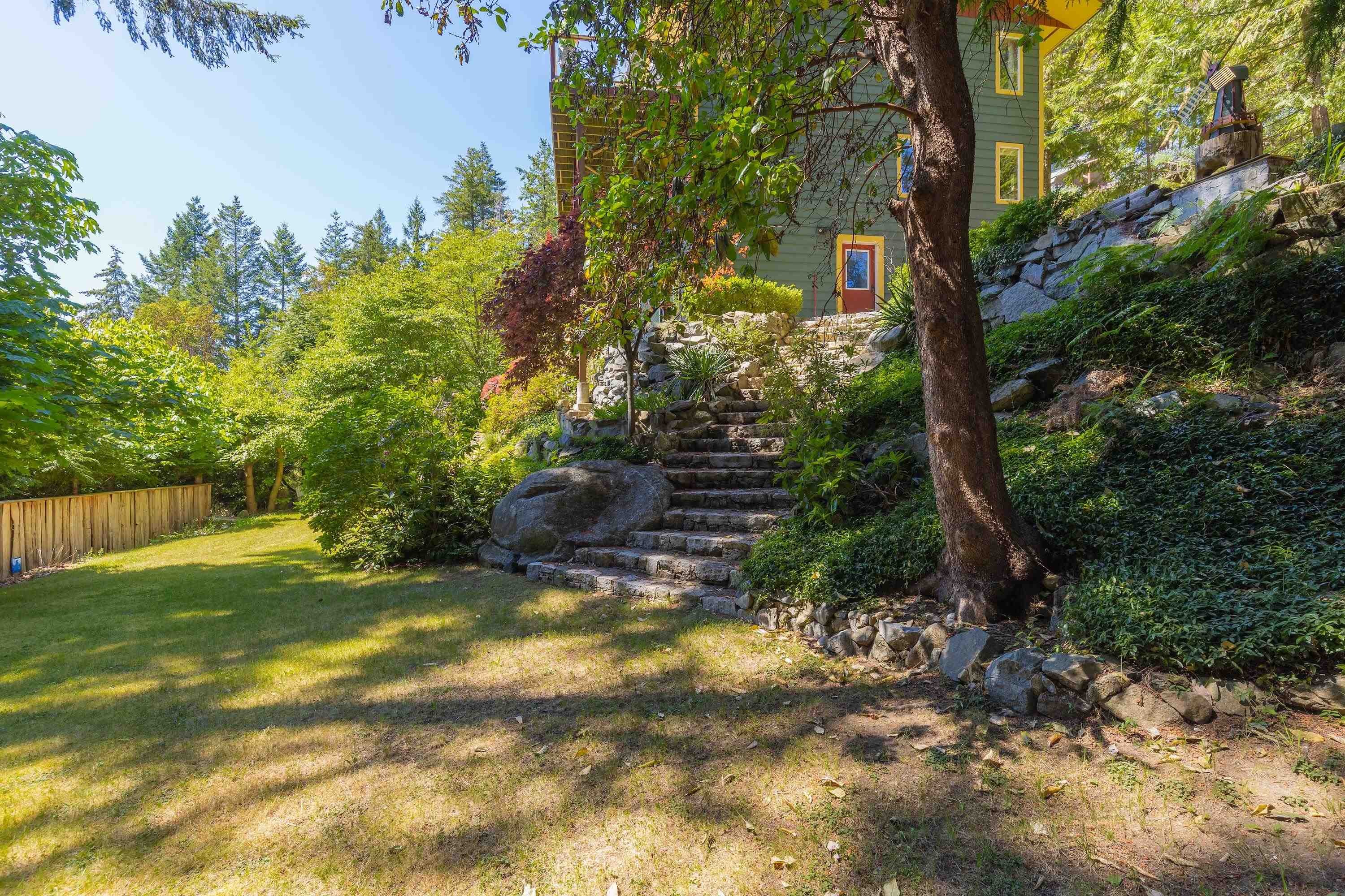 10085 Buccaneer Road, Halfmoon Bay, BC