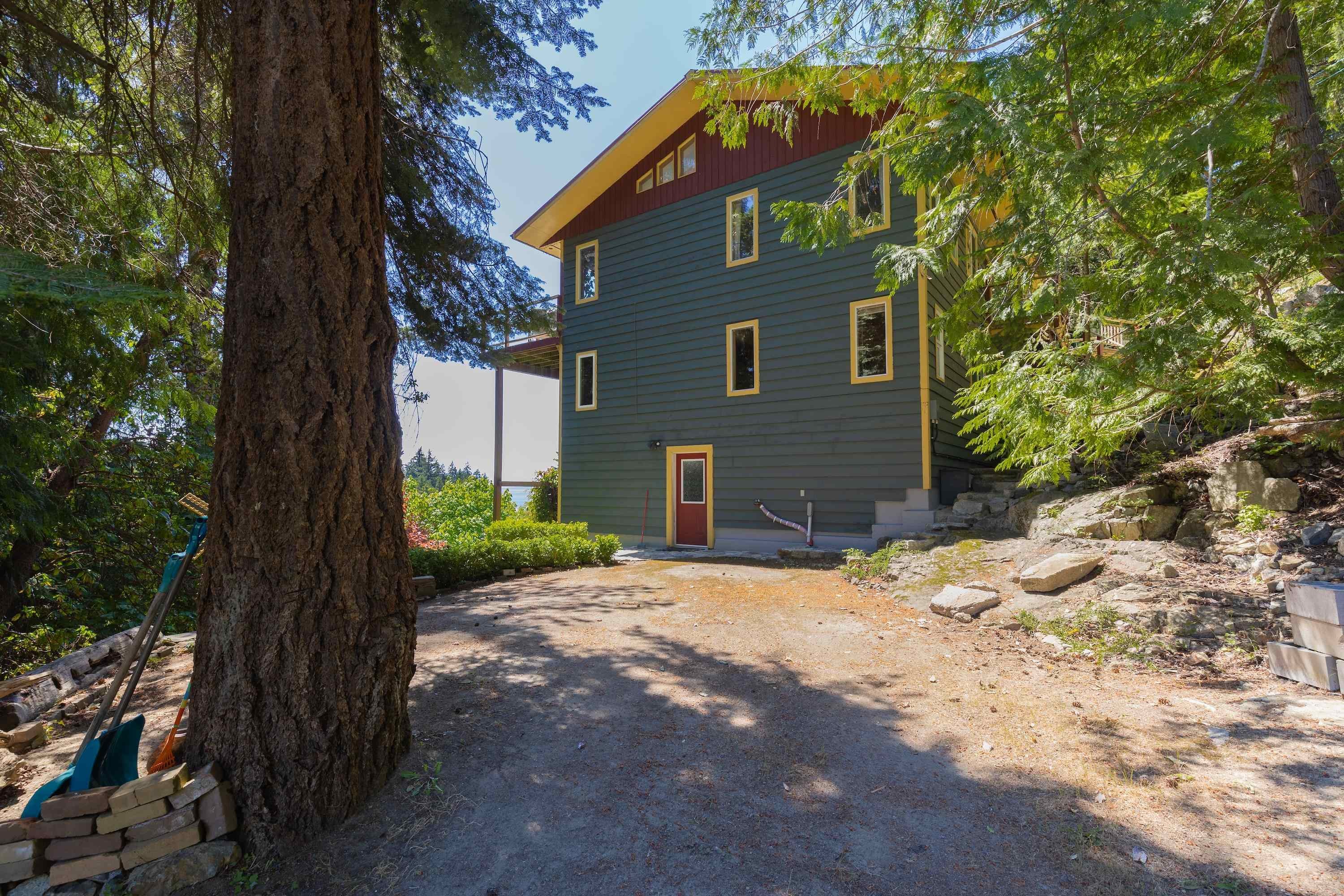 10085 Buccaneer Road, Halfmoon Bay, BC