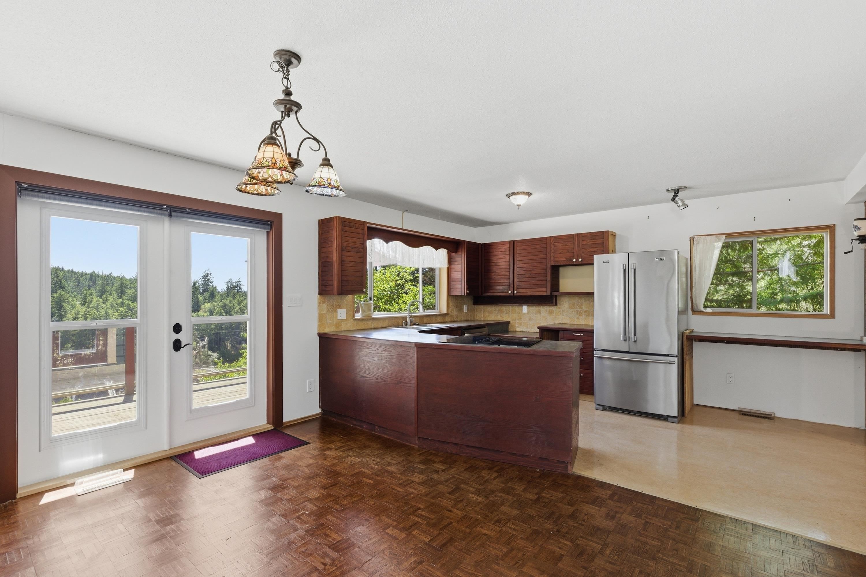 10085 Buccaneer Road, Halfmoon Bay, BC