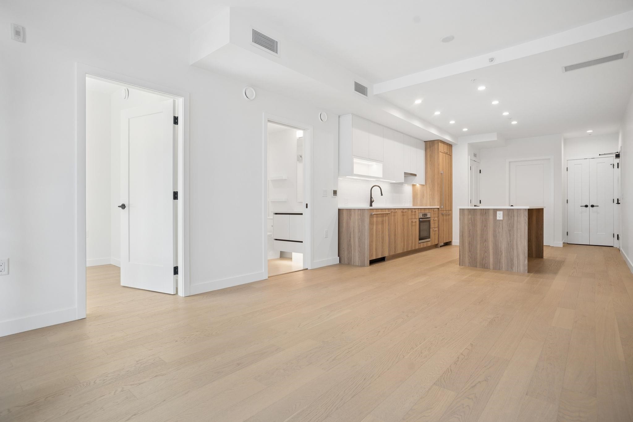 204-8398 Oak Street, Vancouver, BC
