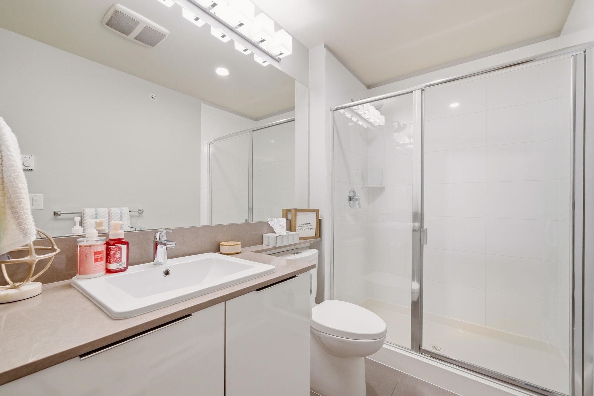 512-1152 Windsor Mews, Coquitlam, BC