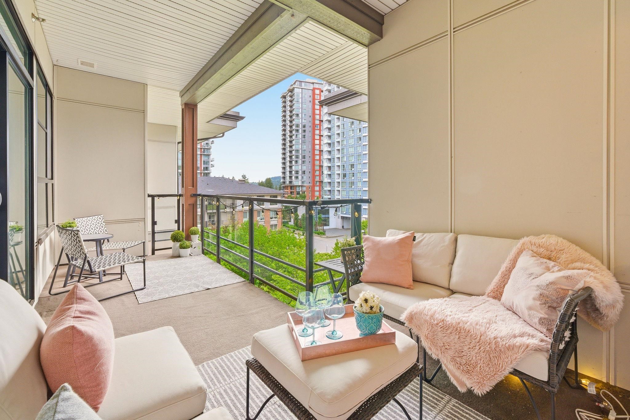 512-1152 Windsor Mews, Coquitlam, BC