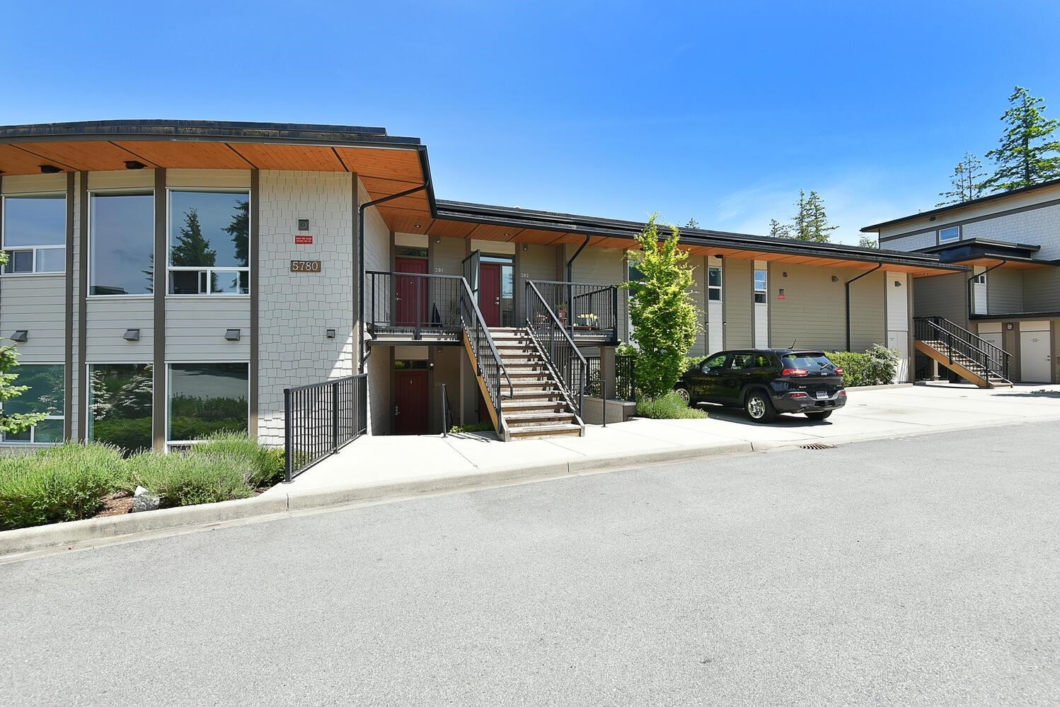 302-5780 Marine Way, Sechelt, BC