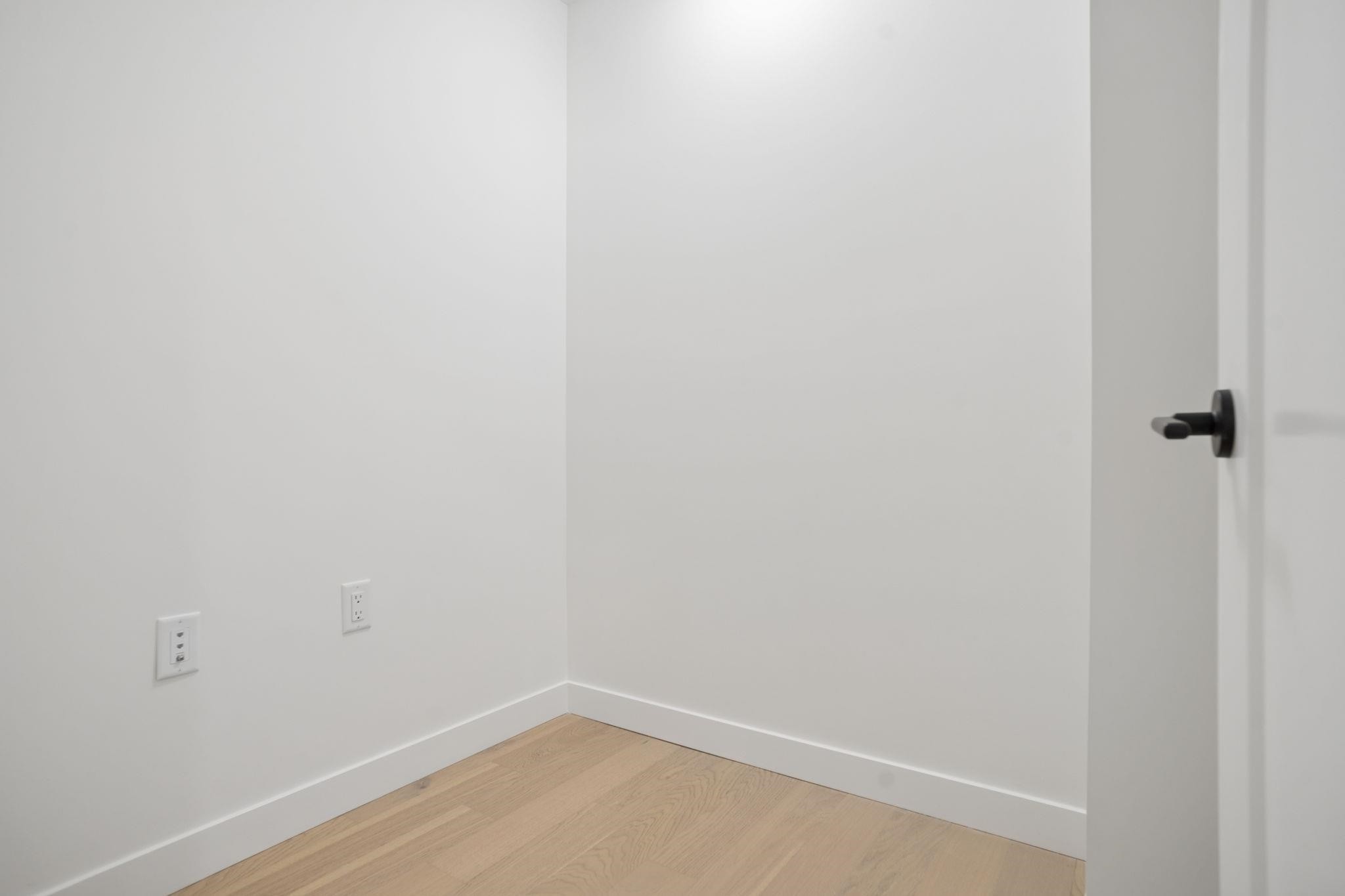 202-8398 Oak Street, Vancouver, BC