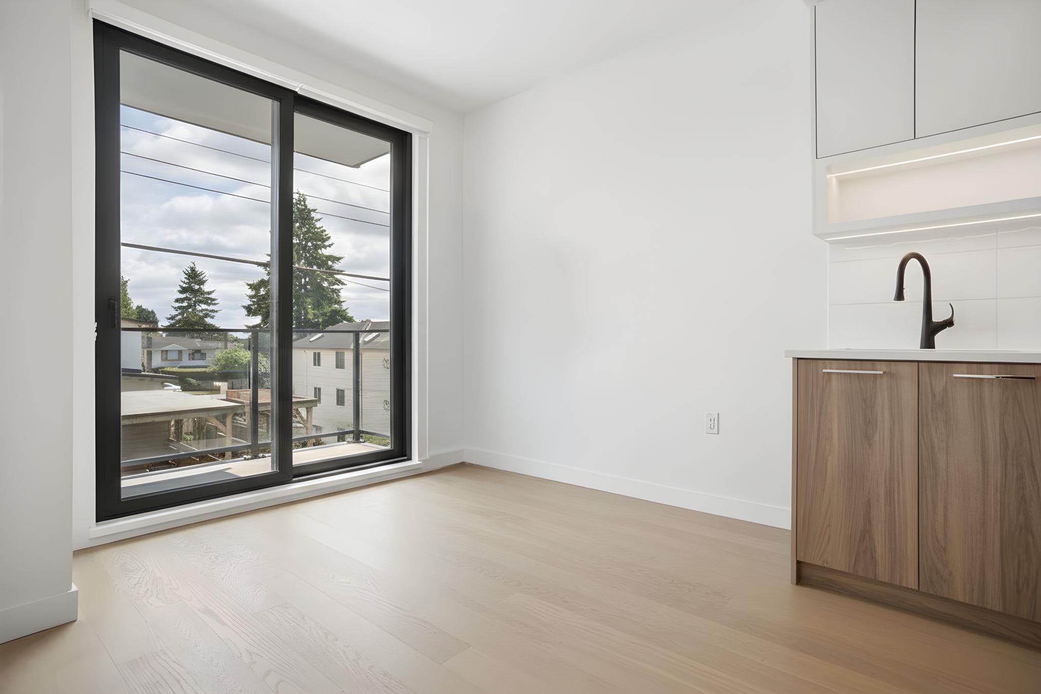 202-8398 Oak Street, Vancouver, BC