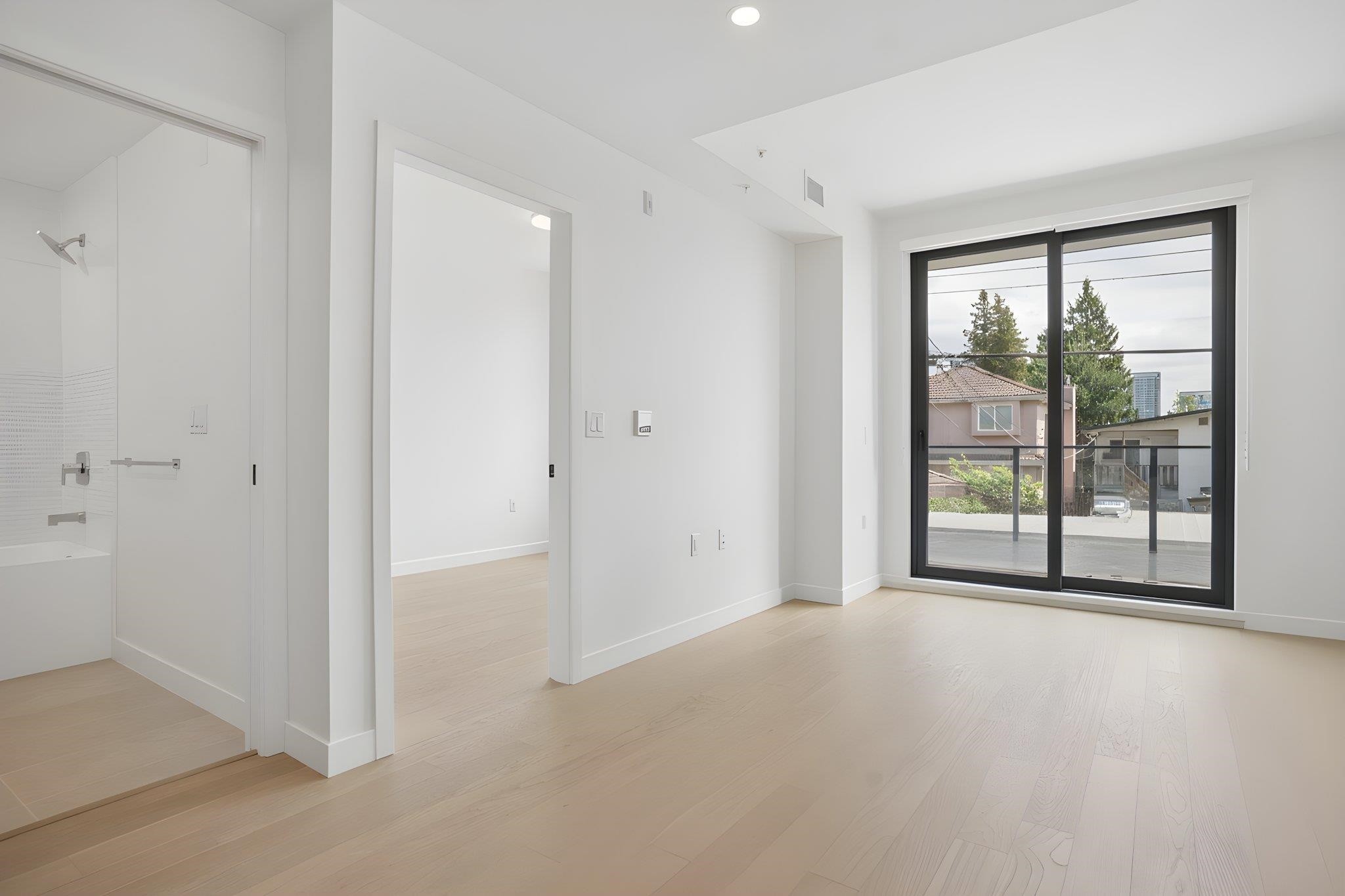 202-8398 Oak Street, Vancouver, BC