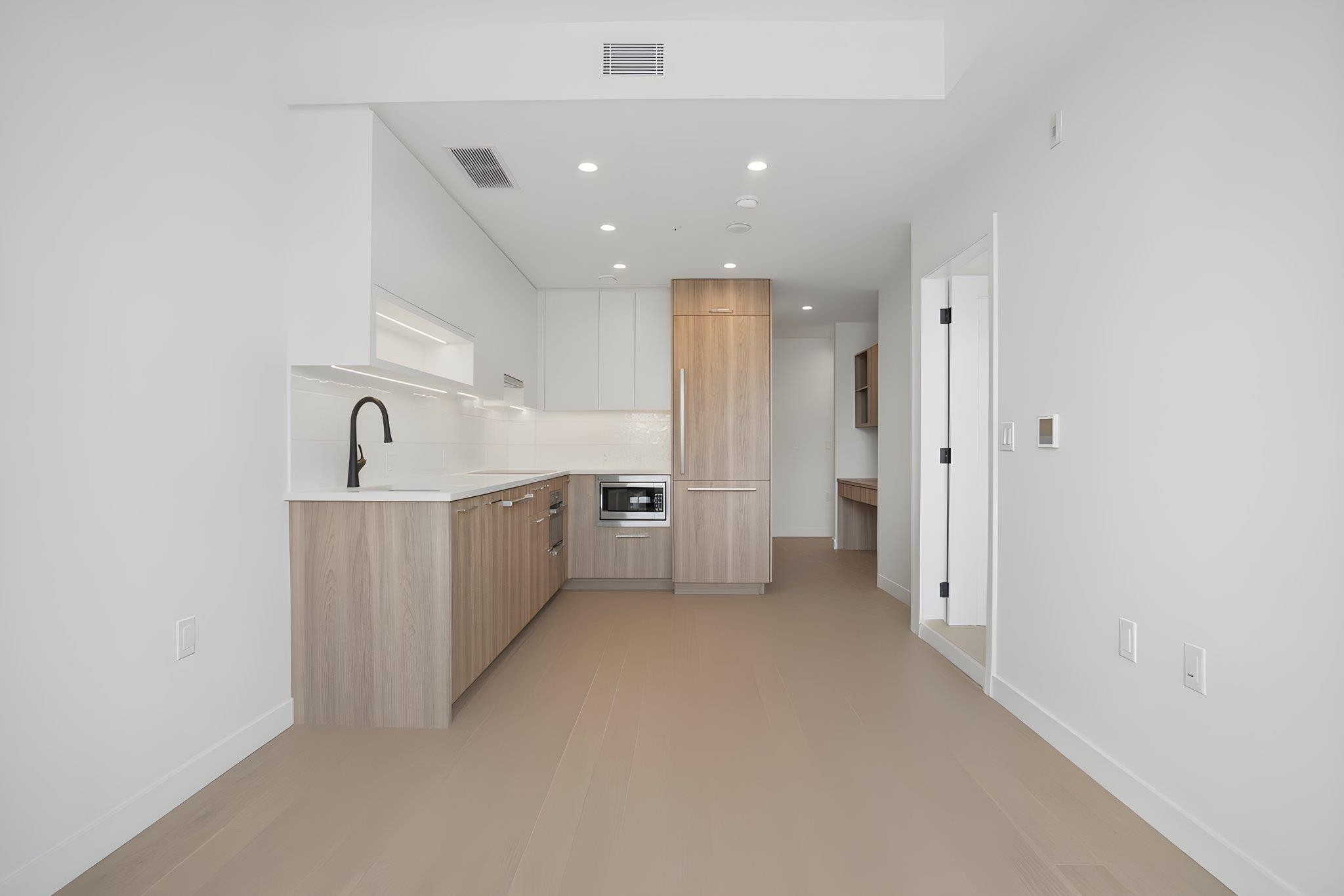202-8398 Oak Street, Vancouver, BC