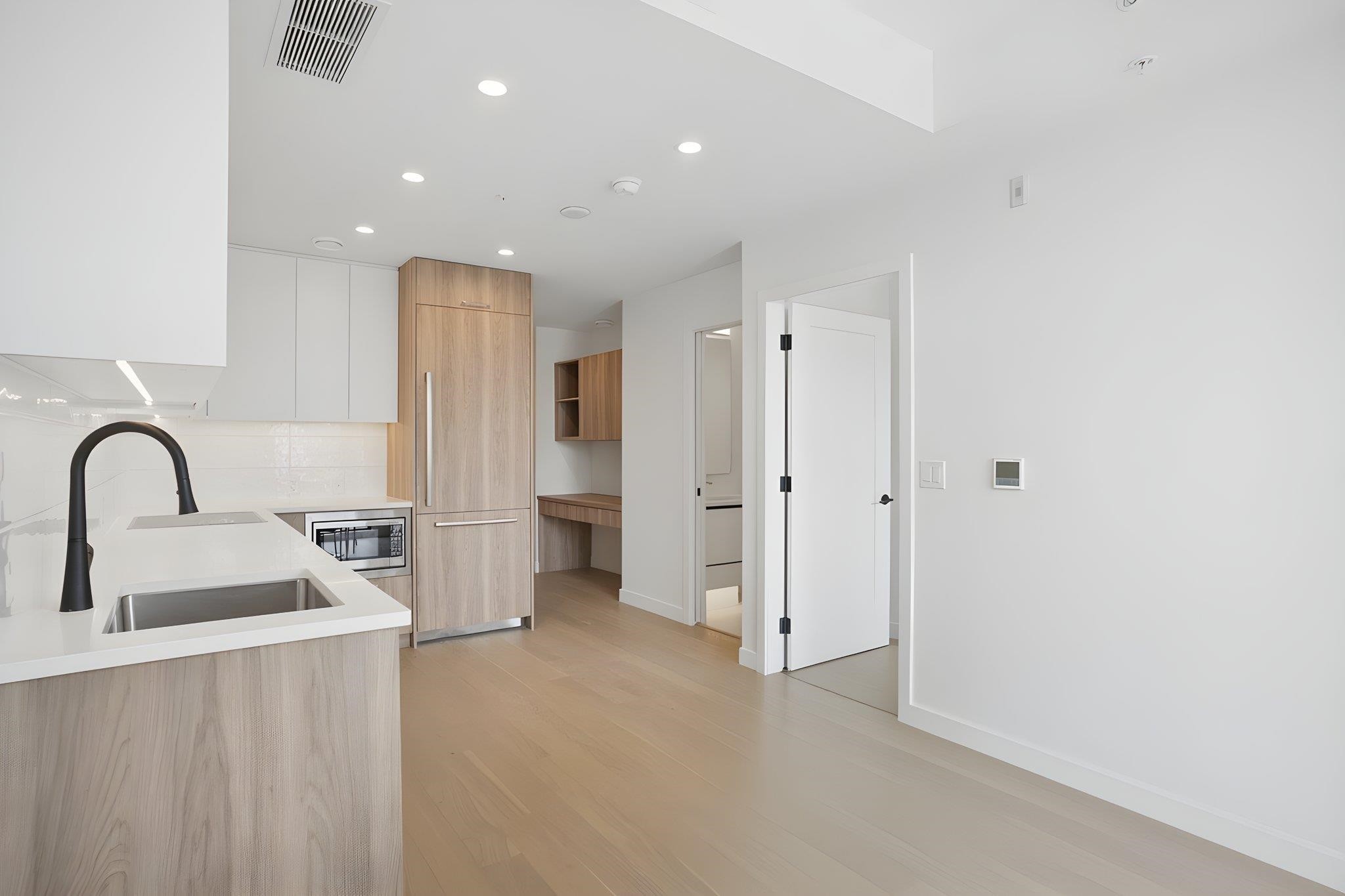 202-8398 Oak Street, Vancouver, BC
