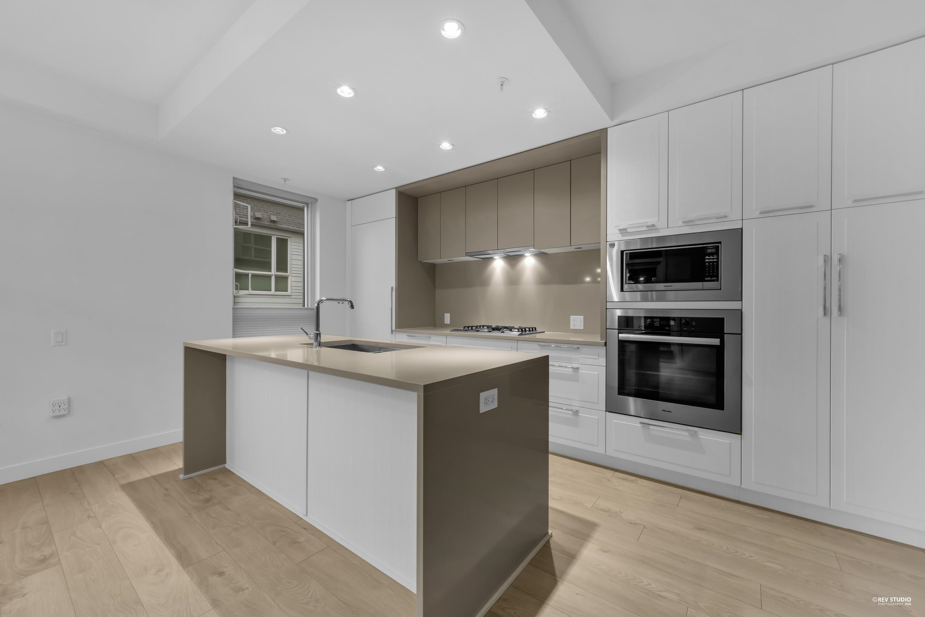 109-6677 Cambie Street, Vancouver, BC