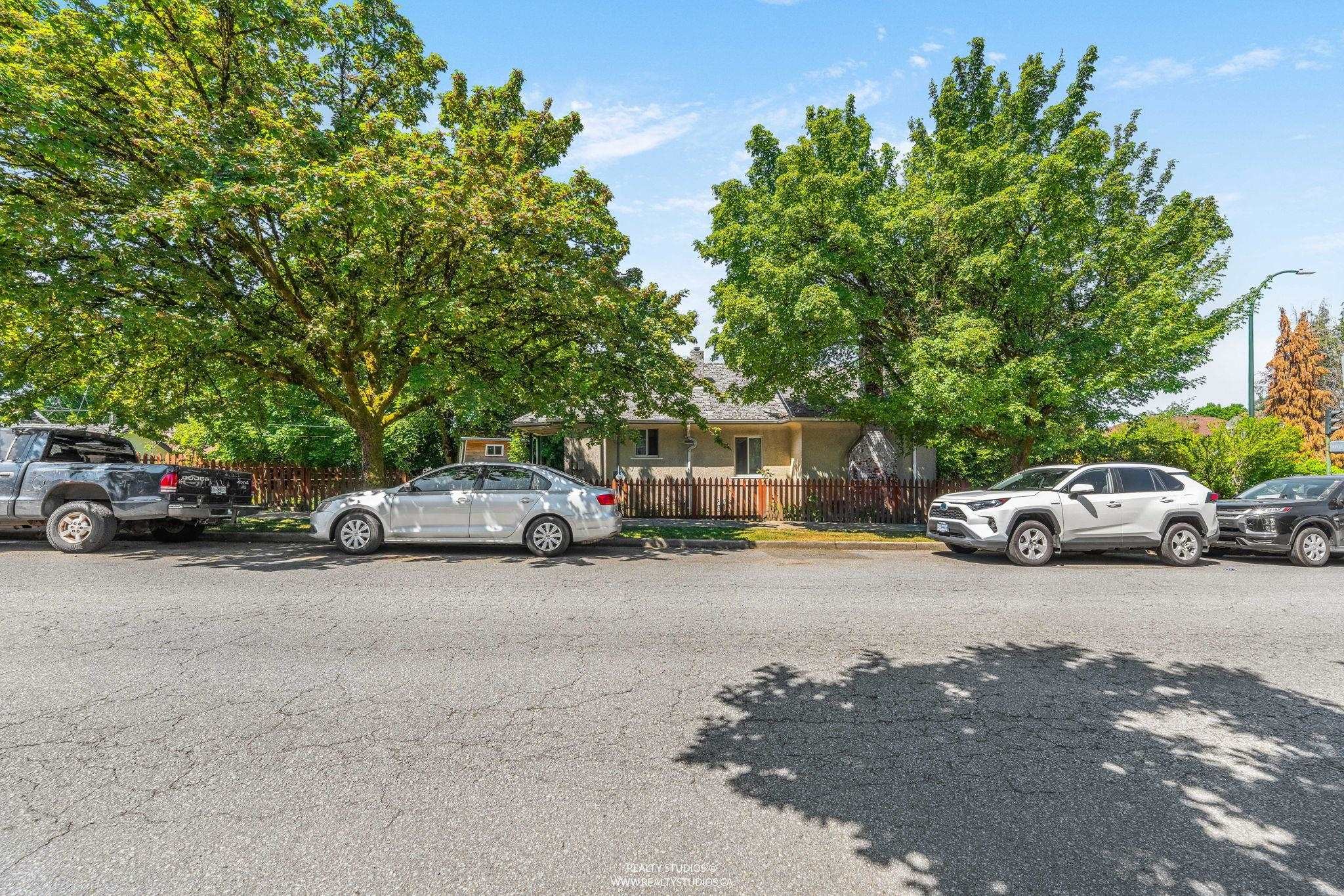 6 King Edward Avenue W, Vancouver, BC