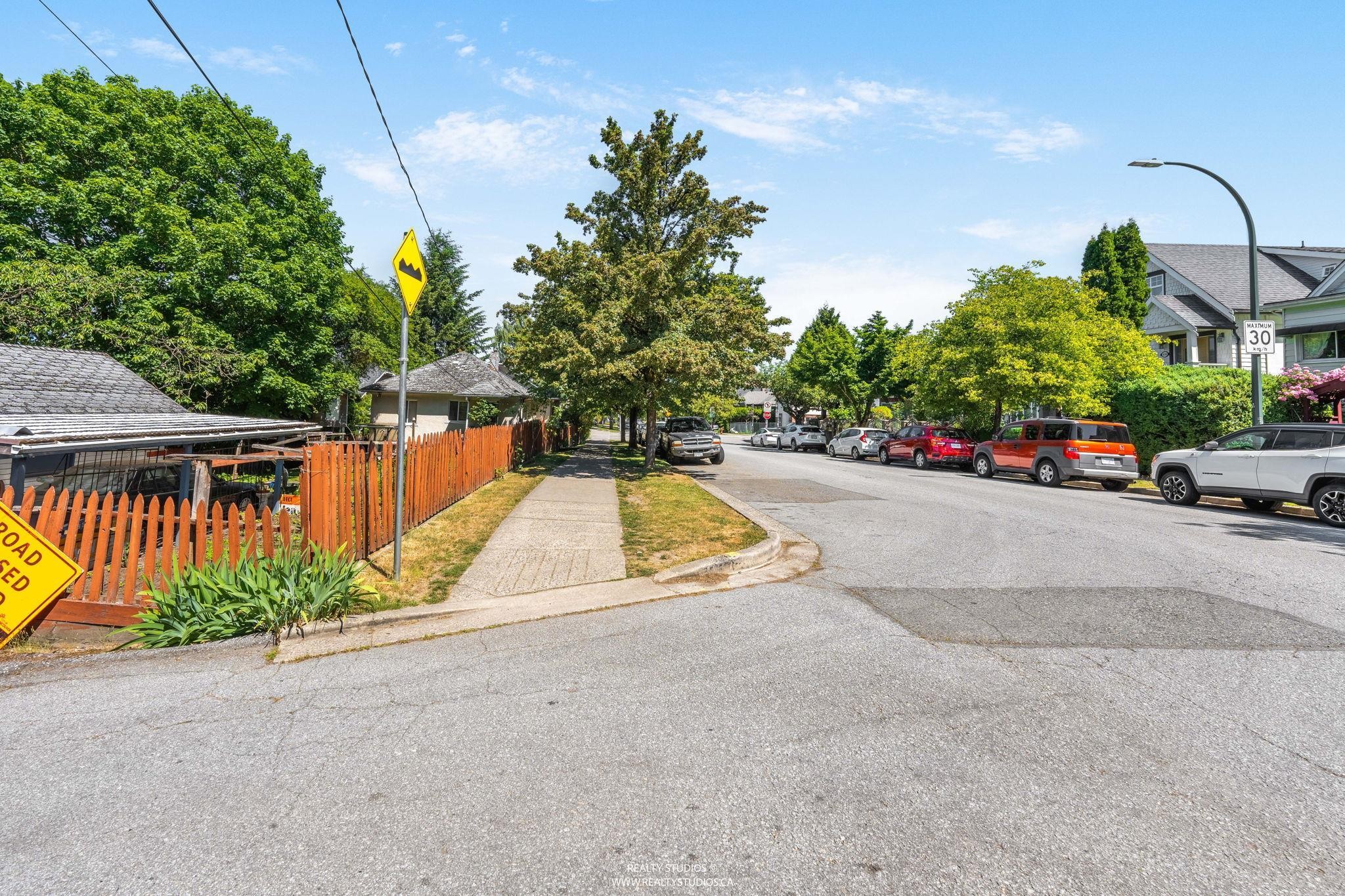 6 King Edward Avenue W, Vancouver, BC