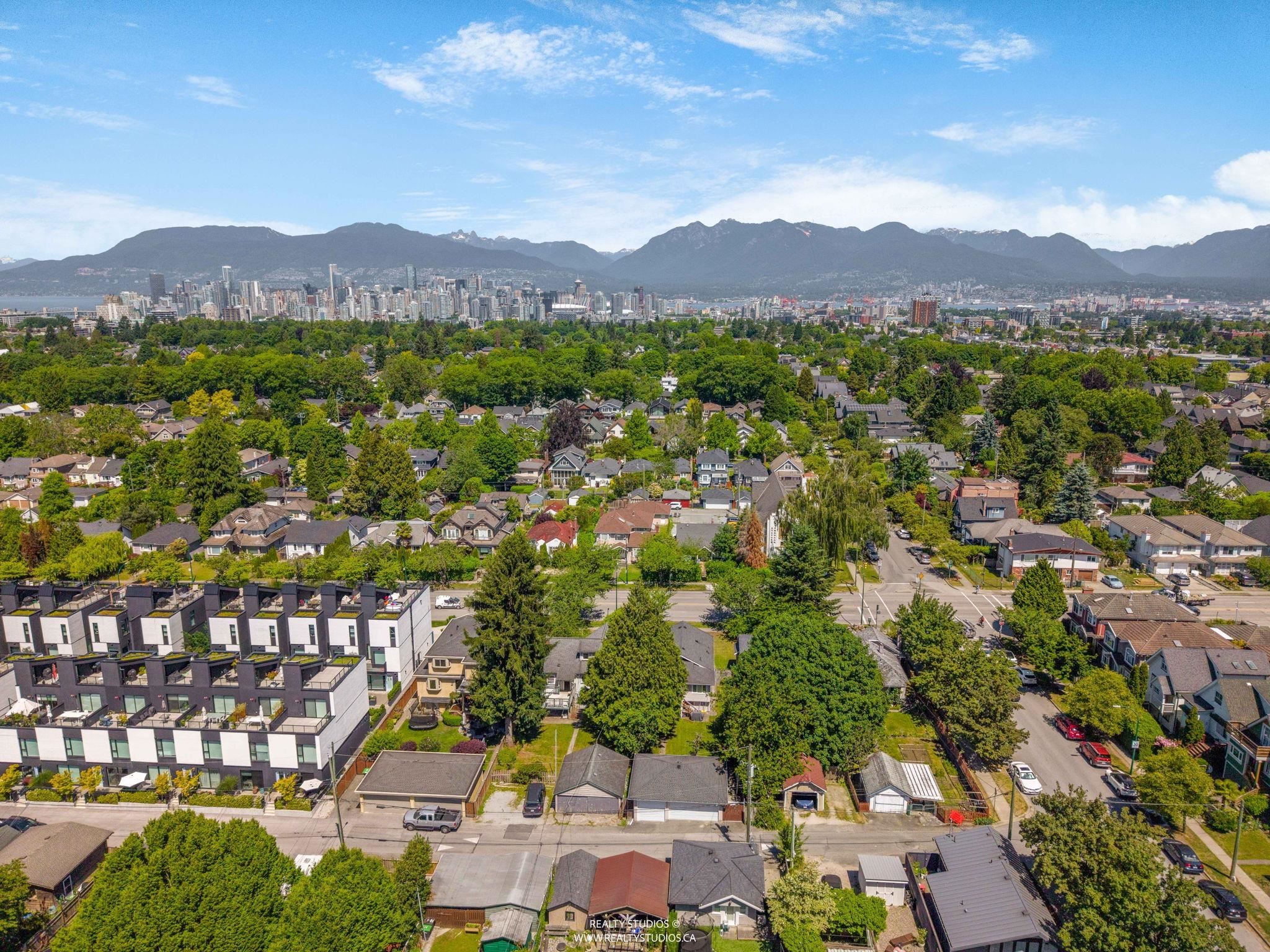 12 King Edward Avenue W, Vancouver, BC