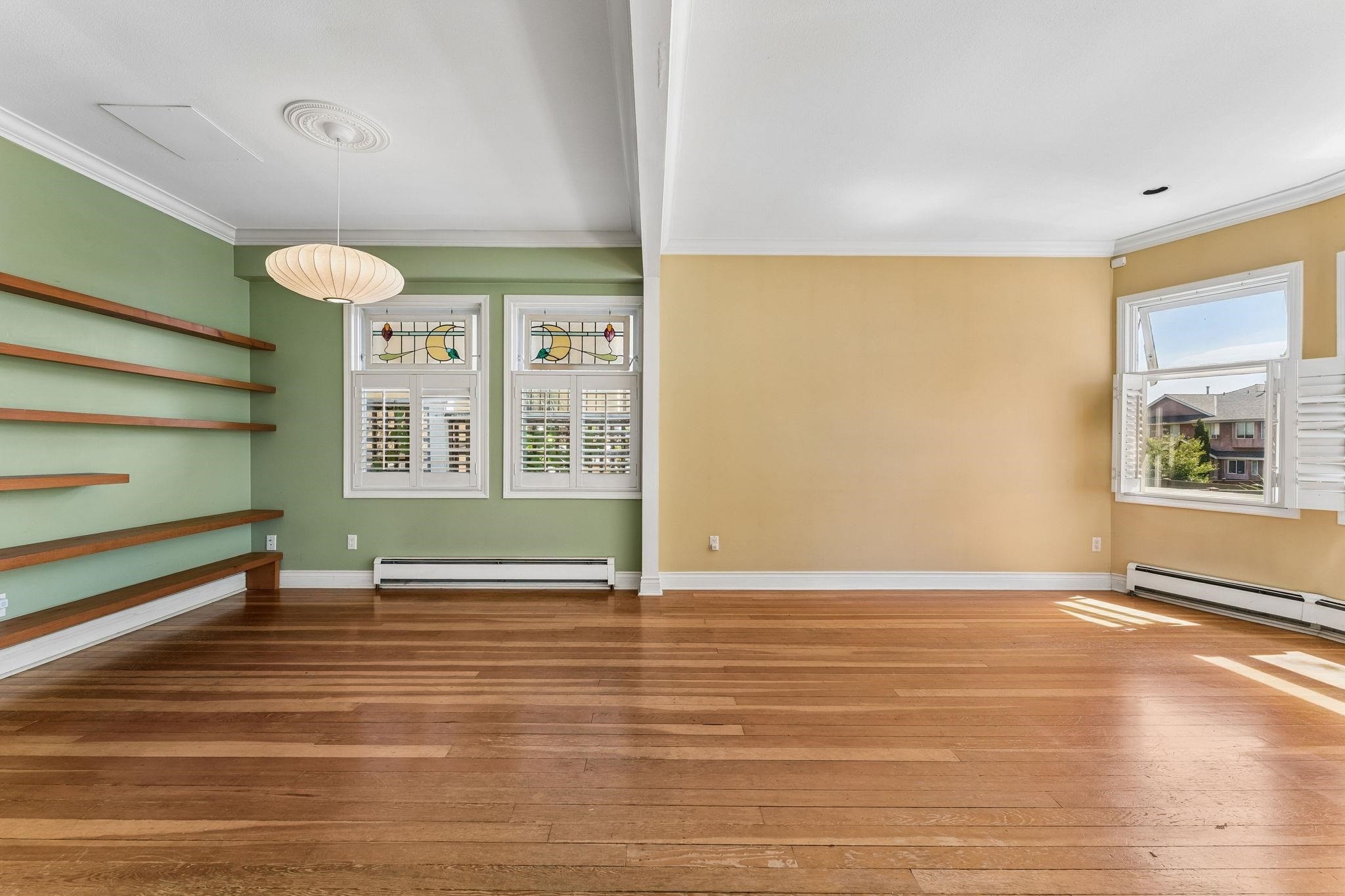 408 2Nd Street E, North Vancouver, BC - Indoor Photo Showing Other Room