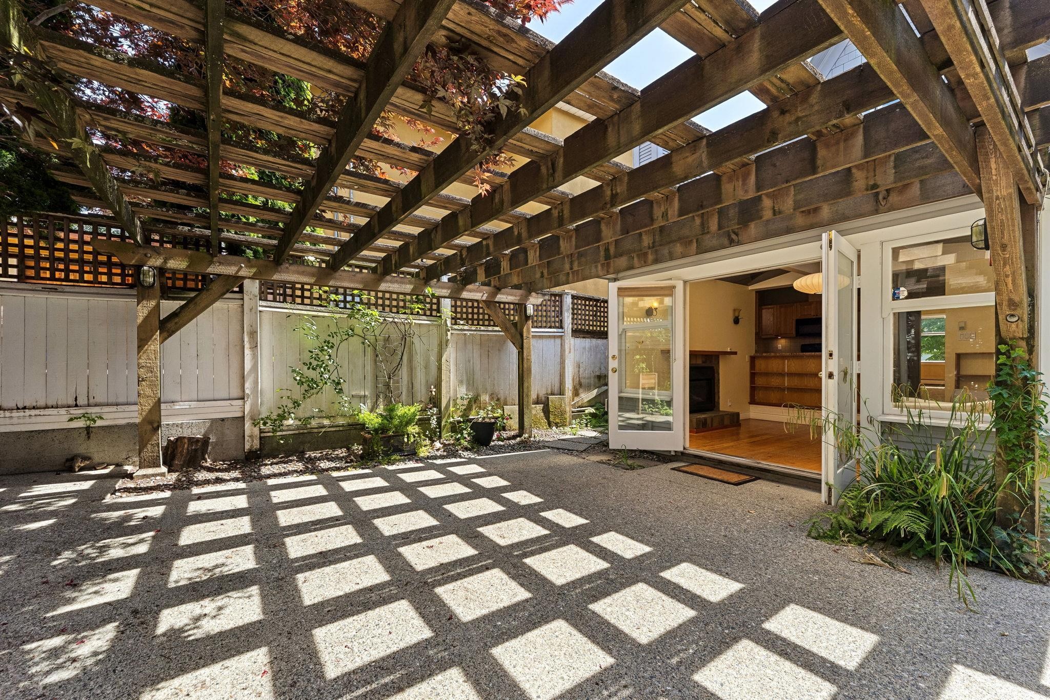 408 2Nd Street E, North Vancouver, BC - Indoor Photo Showing Other Room