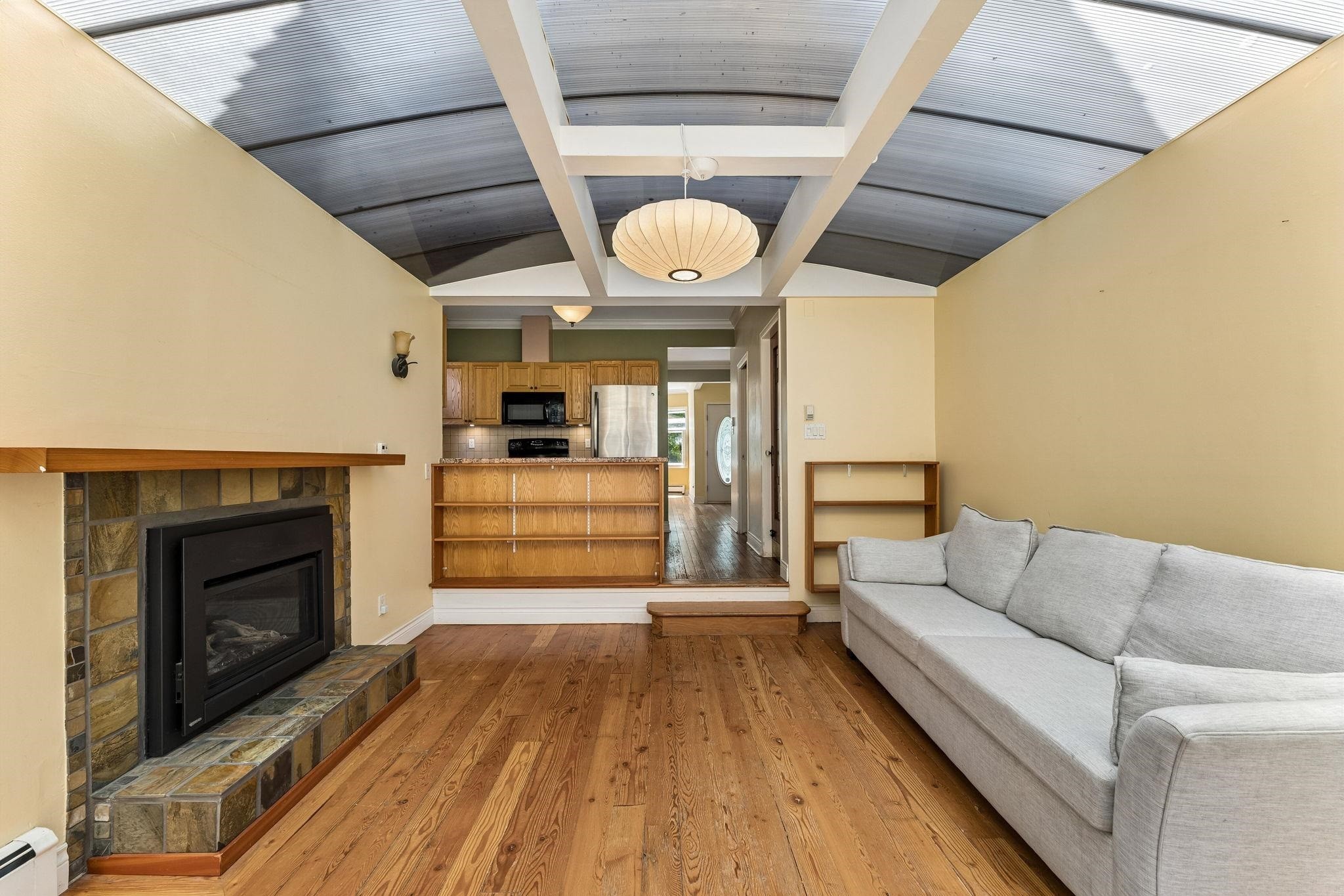 408 2Nd Street E, North Vancouver, BC