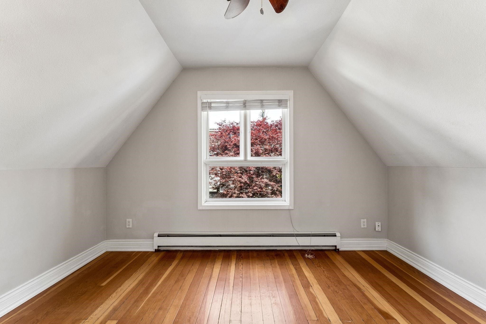 408 2Nd Street E, North Vancouver, BC