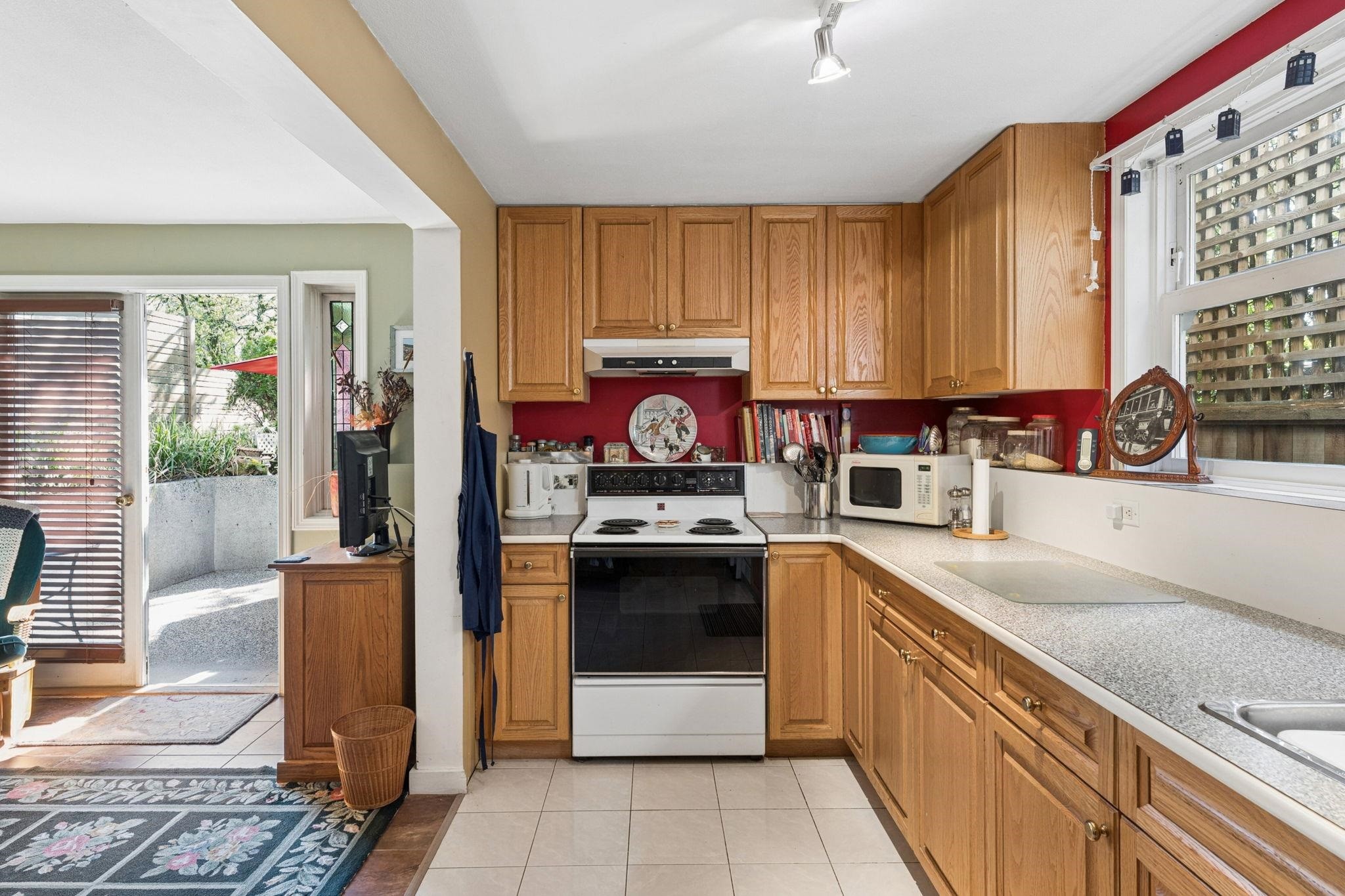 408 2Nd Street E, North Vancouver, BC