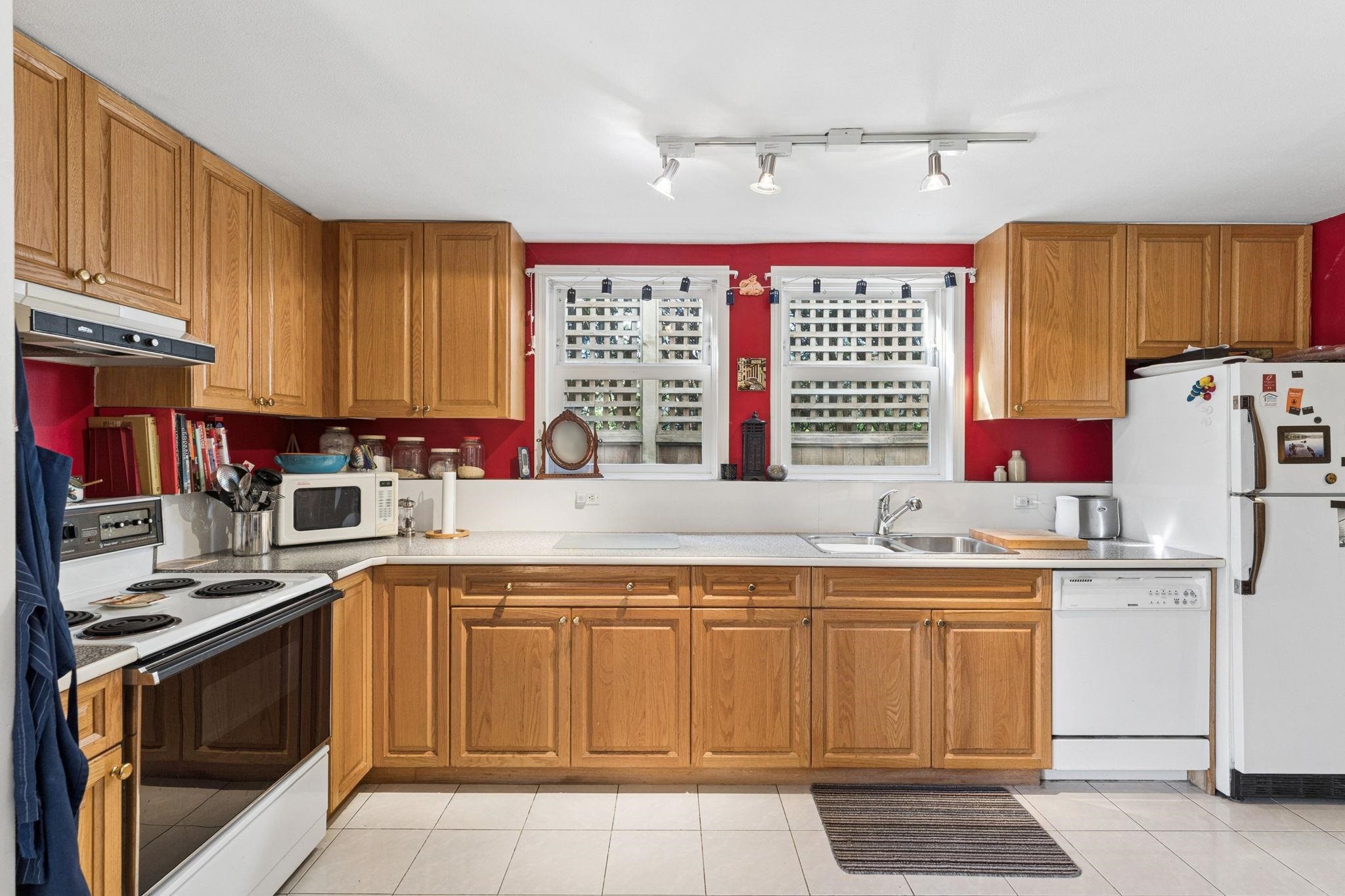 408 2Nd Street E, North Vancouver, BC