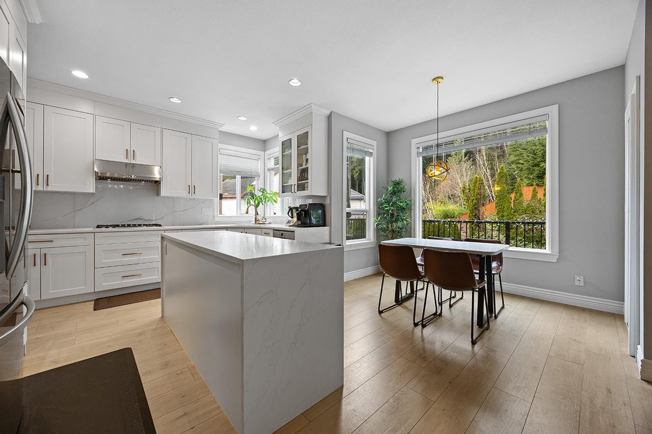 3376 Plateau Boulevard, Coquitlam, BC