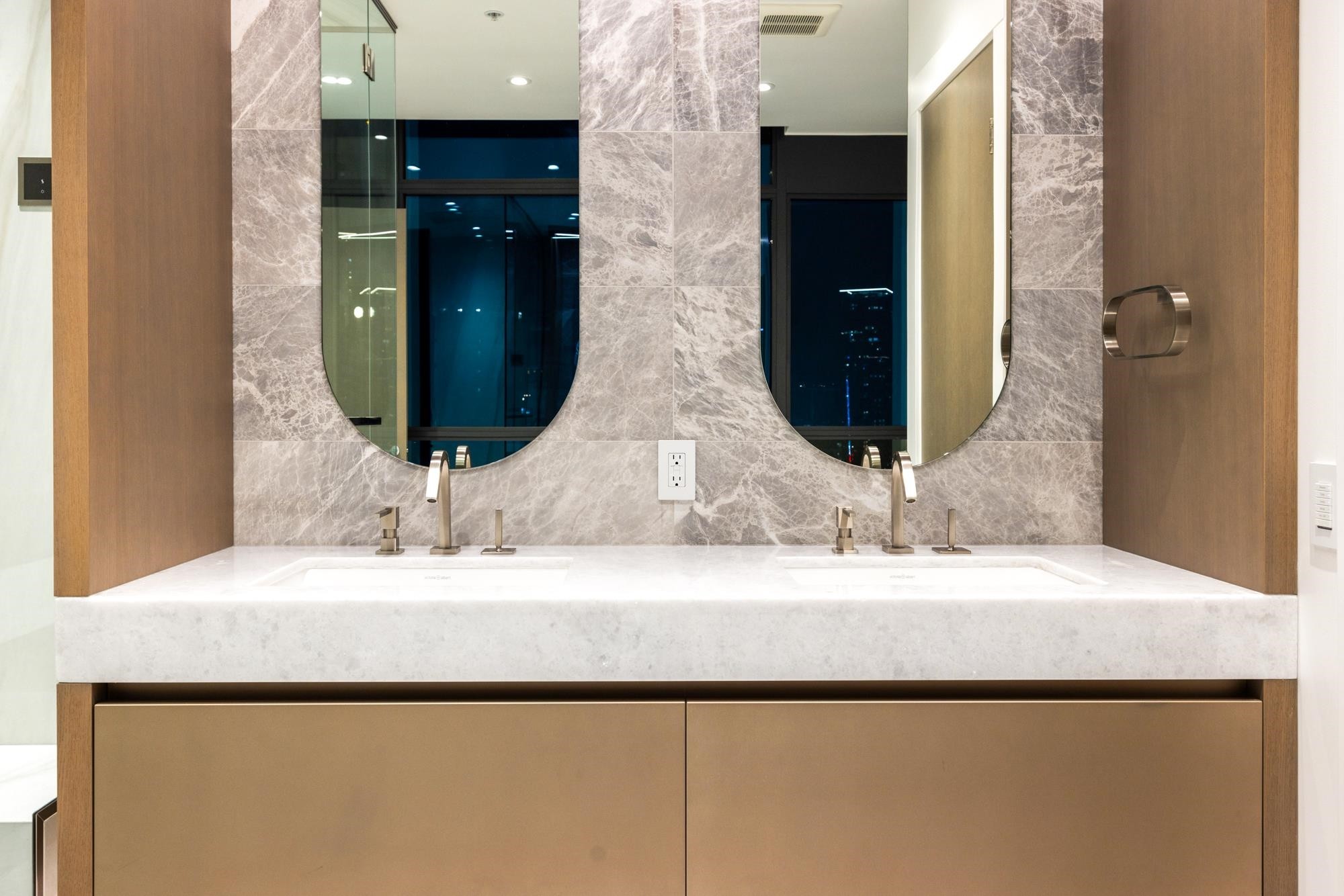 2202-4488 Juneau Street, Burnaby, BC