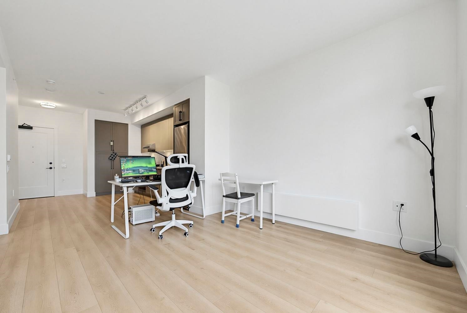 809-8750 University Crescent, Burnaby, BC