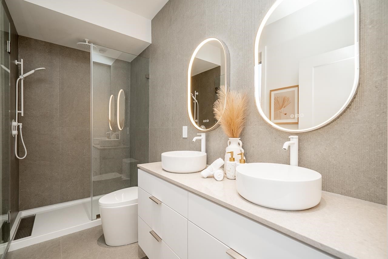 2877 Cambridge Street, Vancouver, BC
