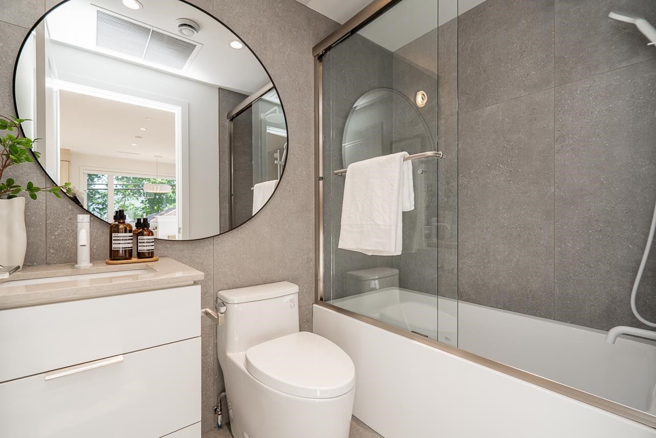 2877 Cambridge Street, Vancouver, BC