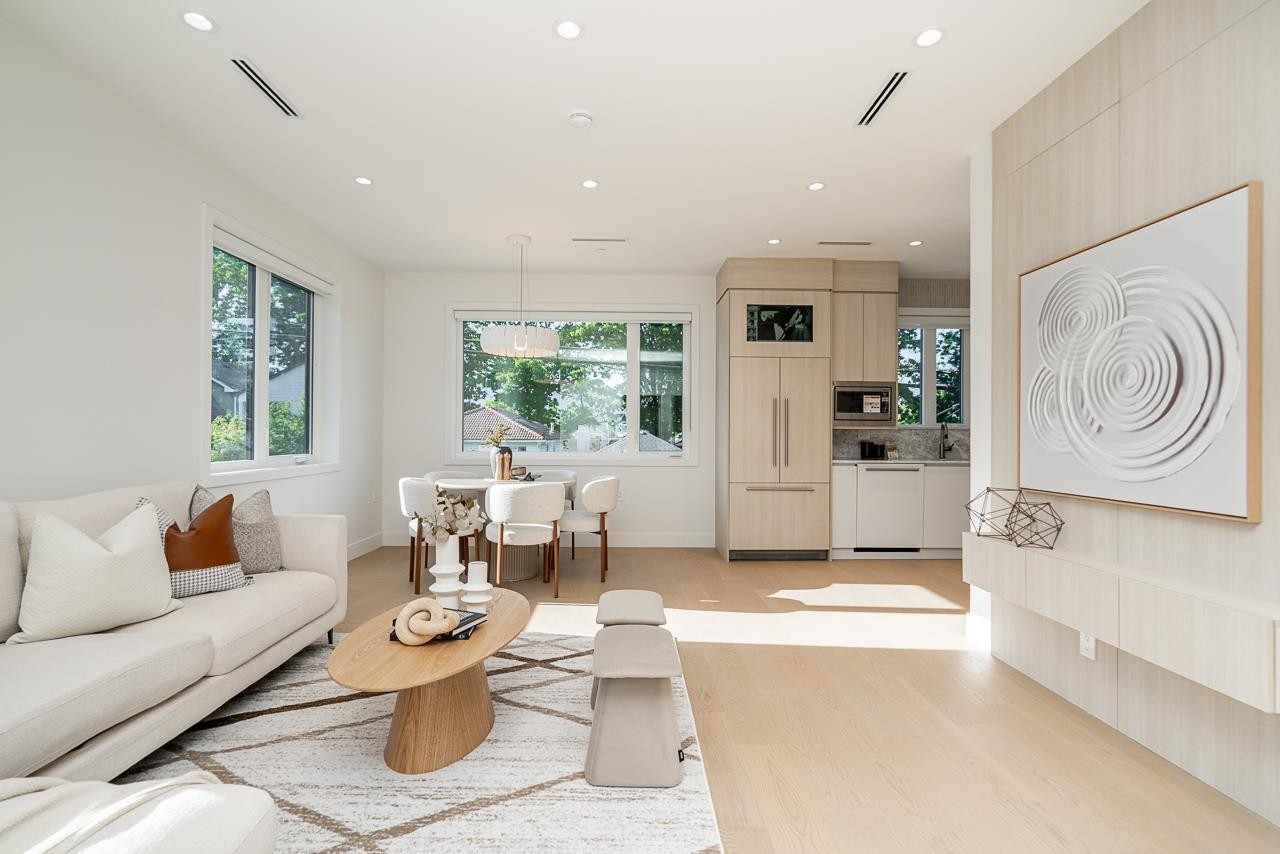 2877 Cambridge Street, Vancouver, BC