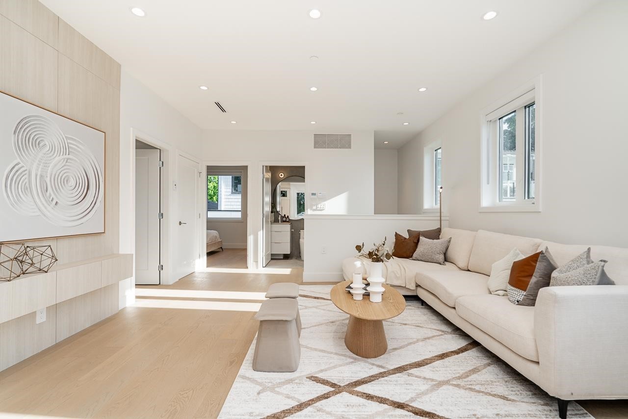 2877 Cambridge Street, Vancouver, BC