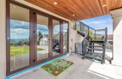 1327 Chartwell Drive West Vancouver, BC V7S 2R4