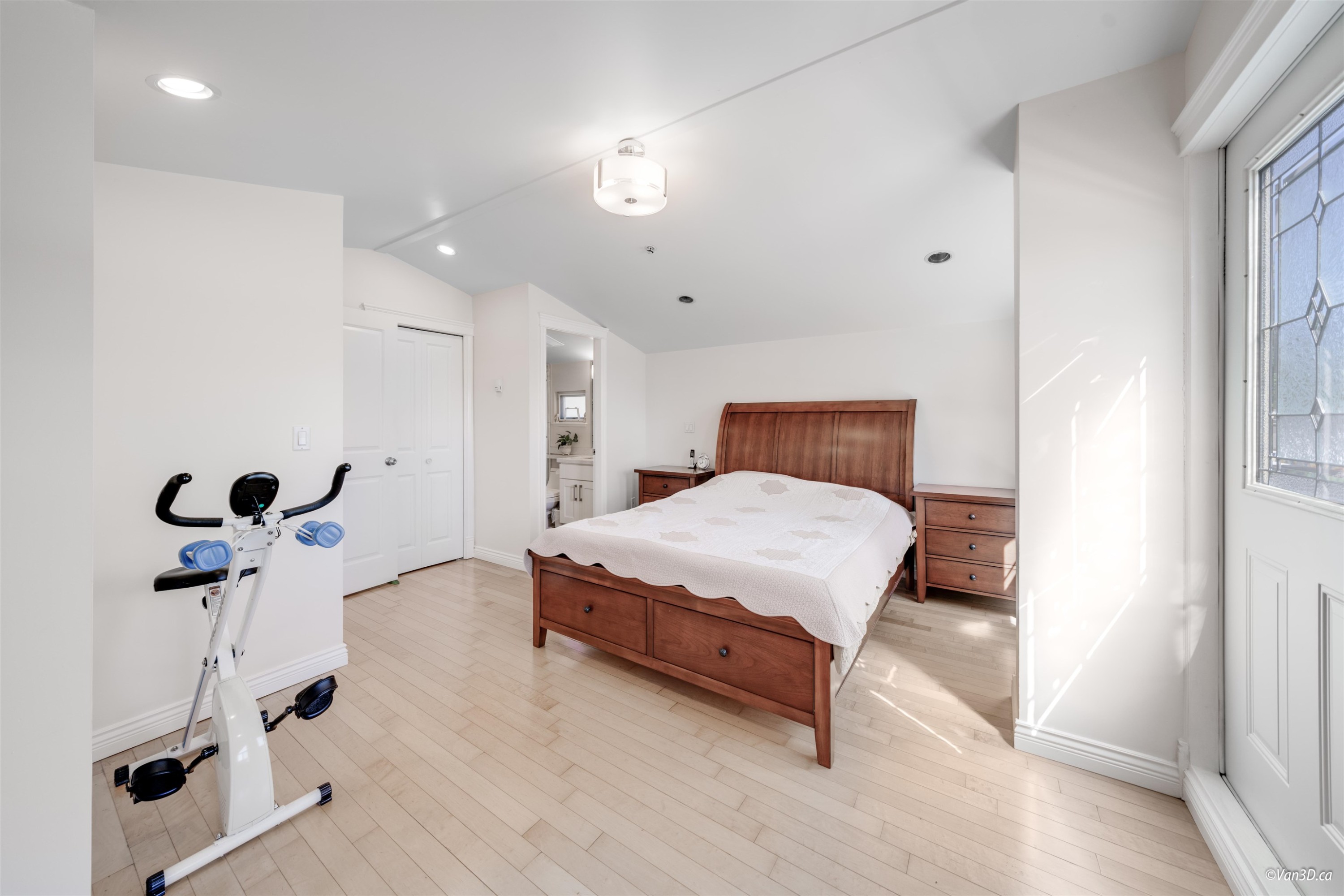 7531 Oak Street, Vancouver, BC - Indoor Photo Showing Bedroom