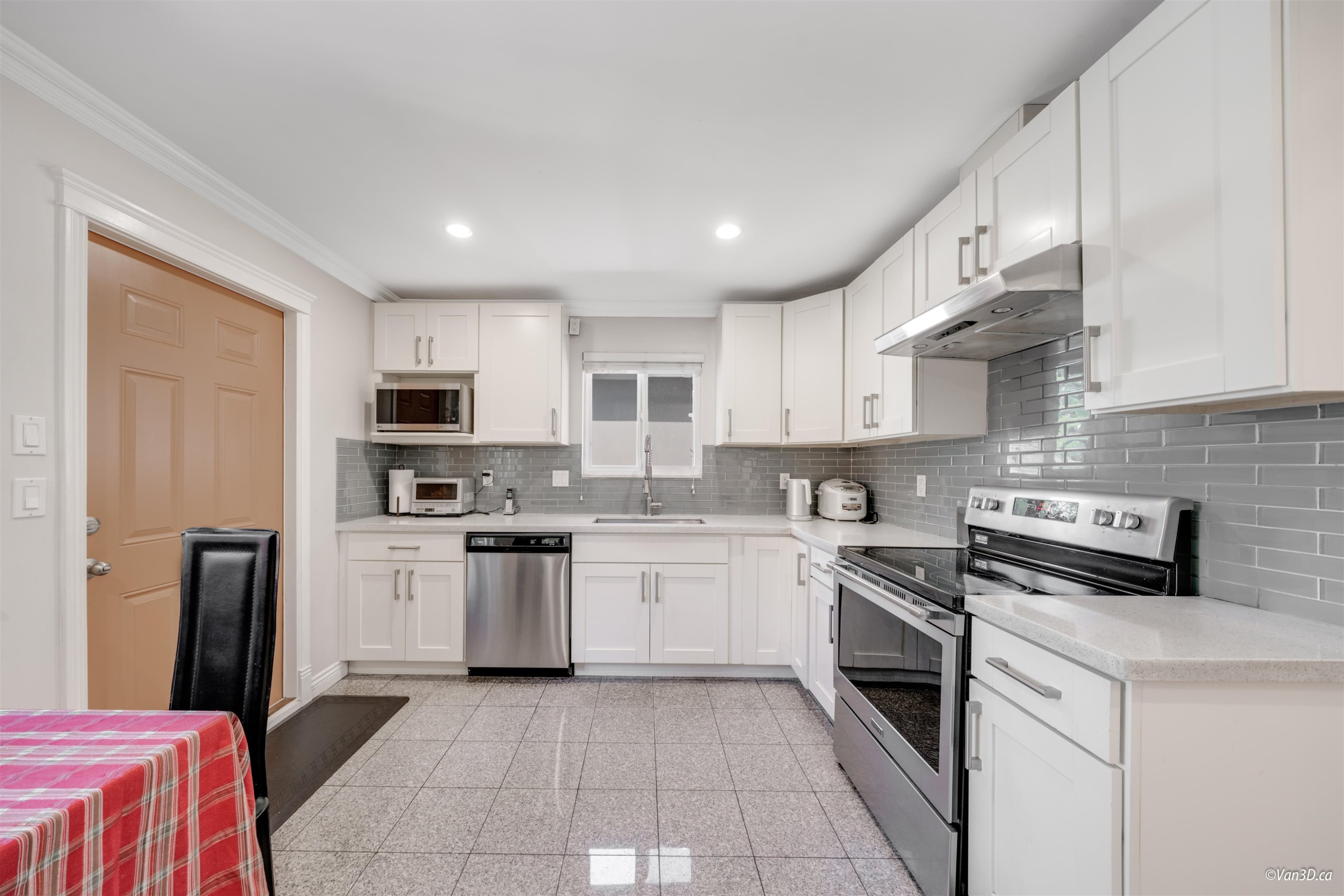 7531 Oak Street, Vancouver, BC - Indoor Photo Showing Kitchen With Upgraded Kitchen