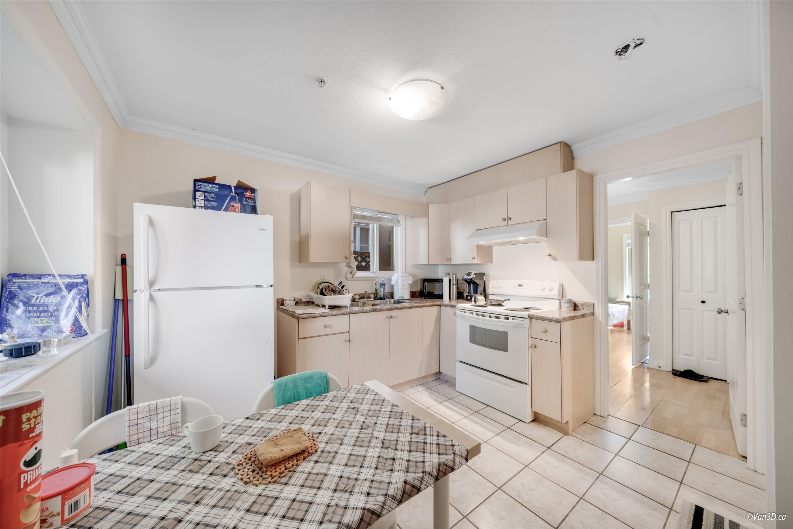 7531 Oak Street, Vancouver, BC - Indoor Photo Showing Kitchen