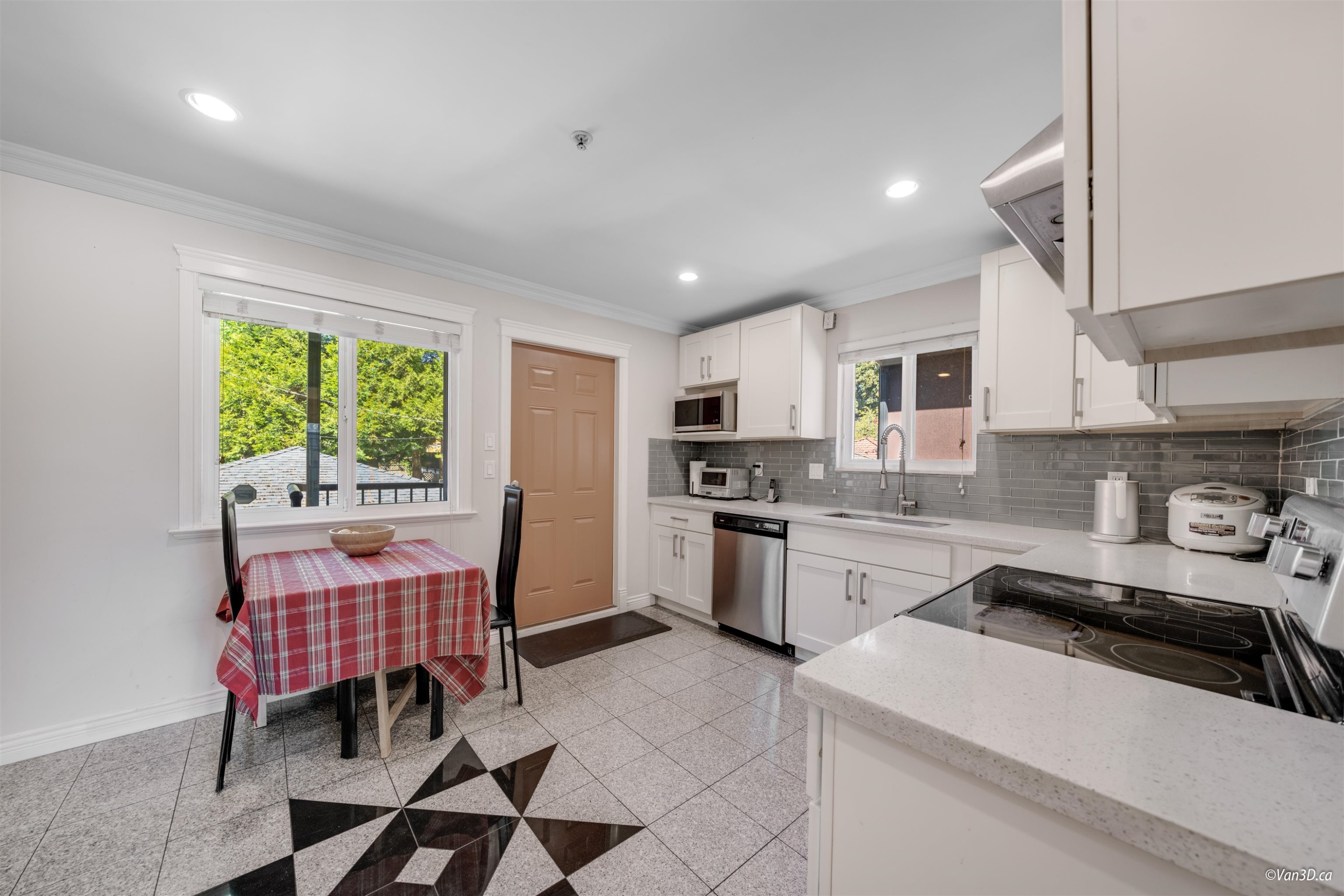 7531 Oak Street, Vancouver, BC - Indoor Photo Showing Kitchen