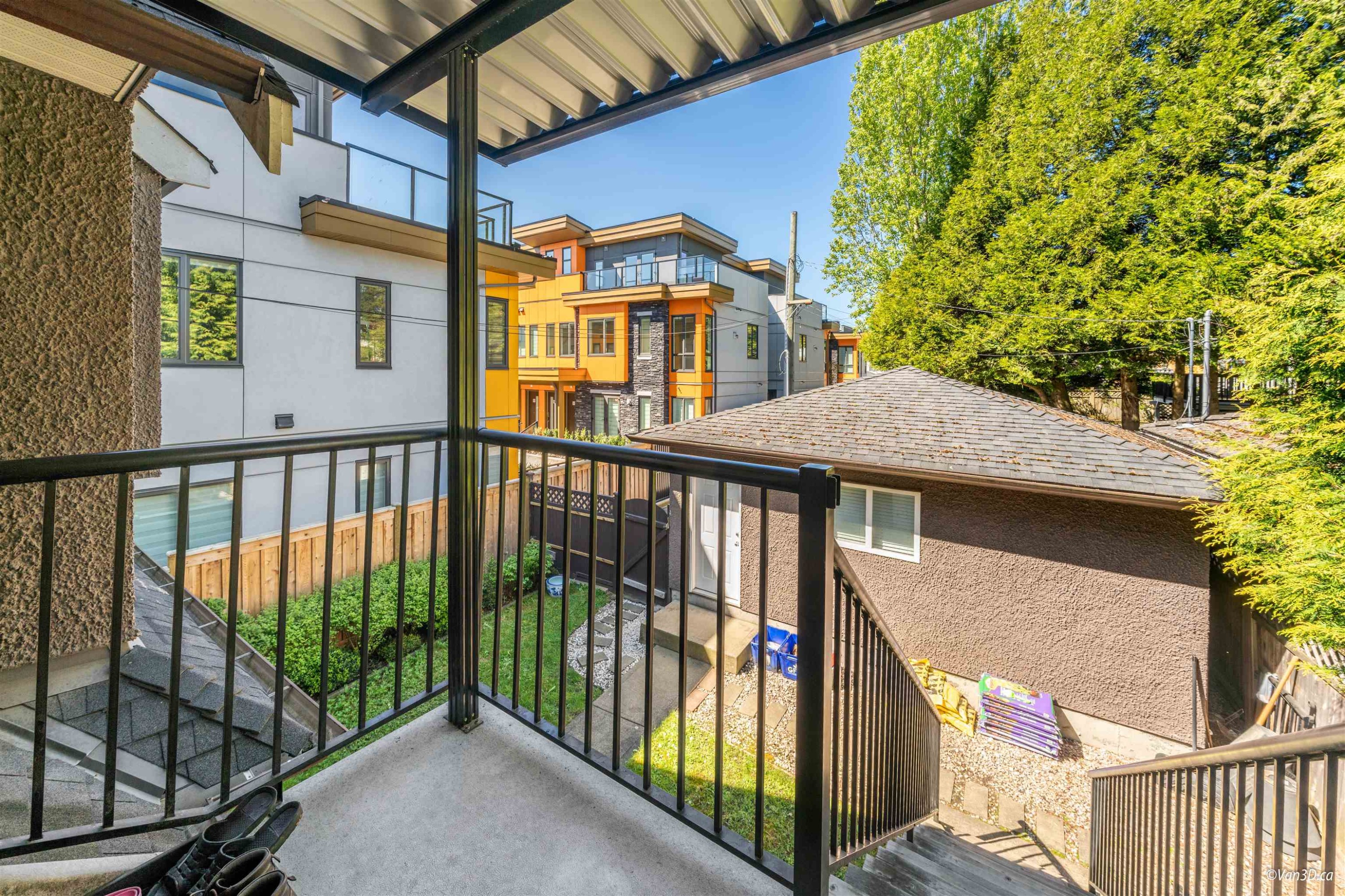 7531 Oak Street, Vancouver, BC - Outdoor With Exterior