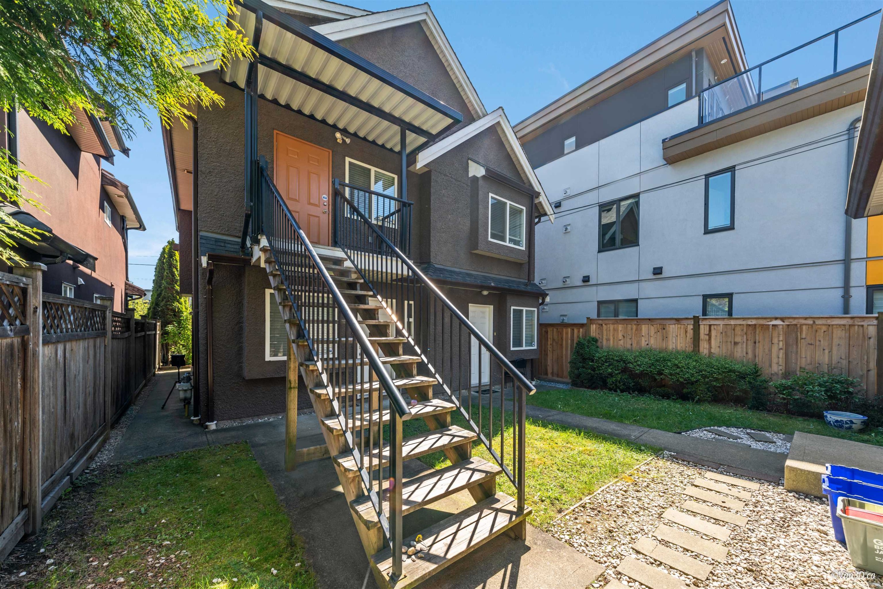 7531 Oak Street, Vancouver, BC - Outdoor