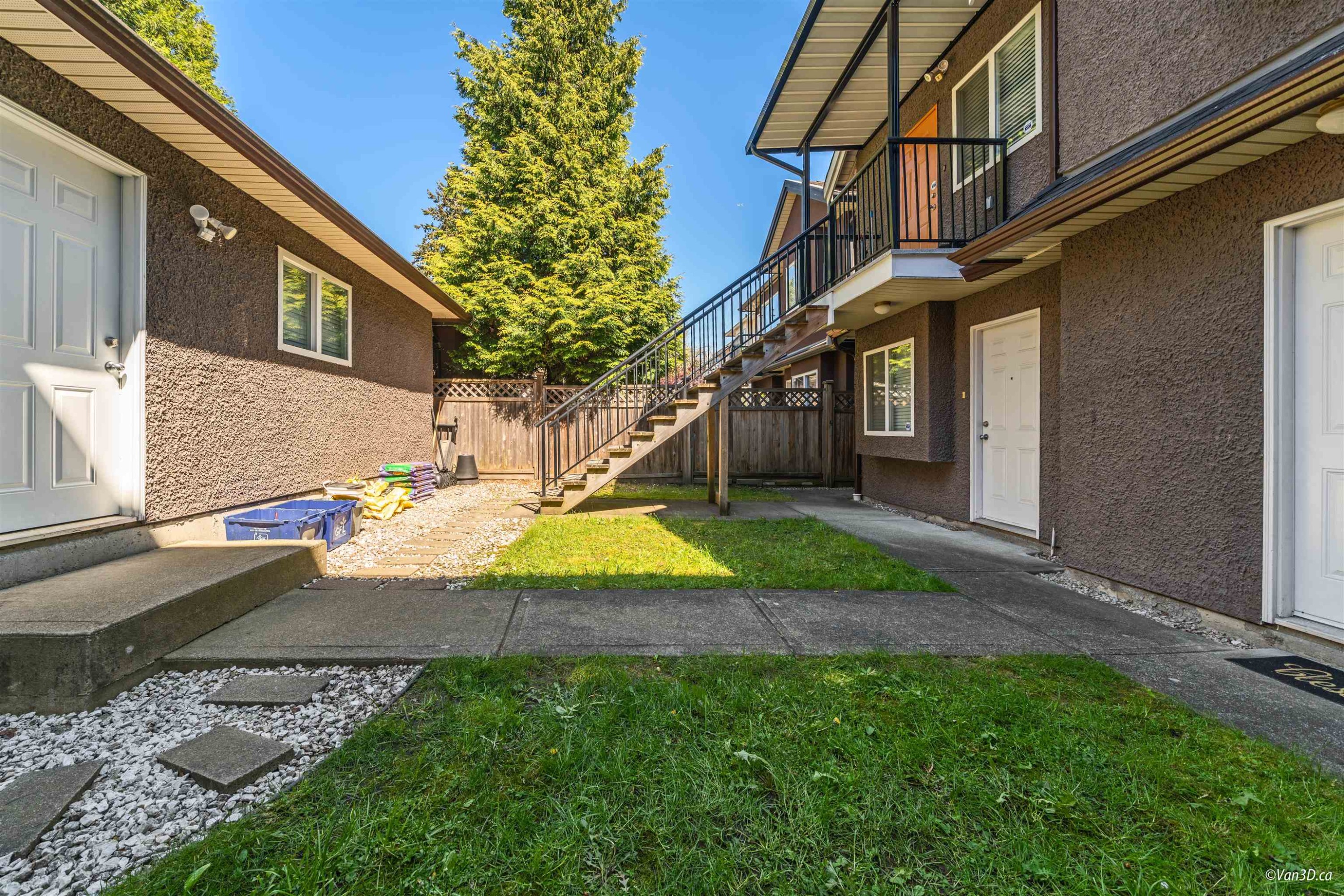 7531 Oak Street, Vancouver, BC - Outdoor With Exterior