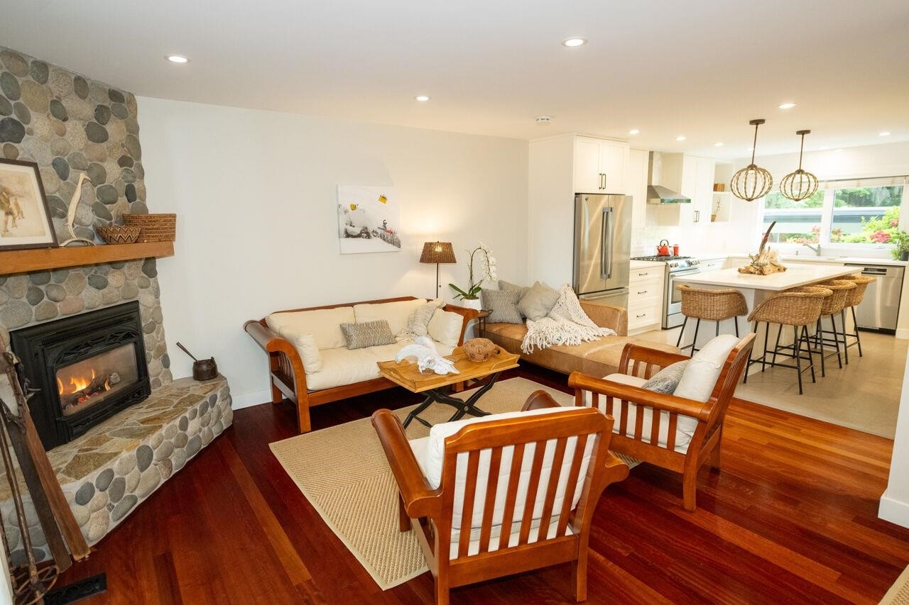 4689 Hoskins Road, North Vancouver, BC