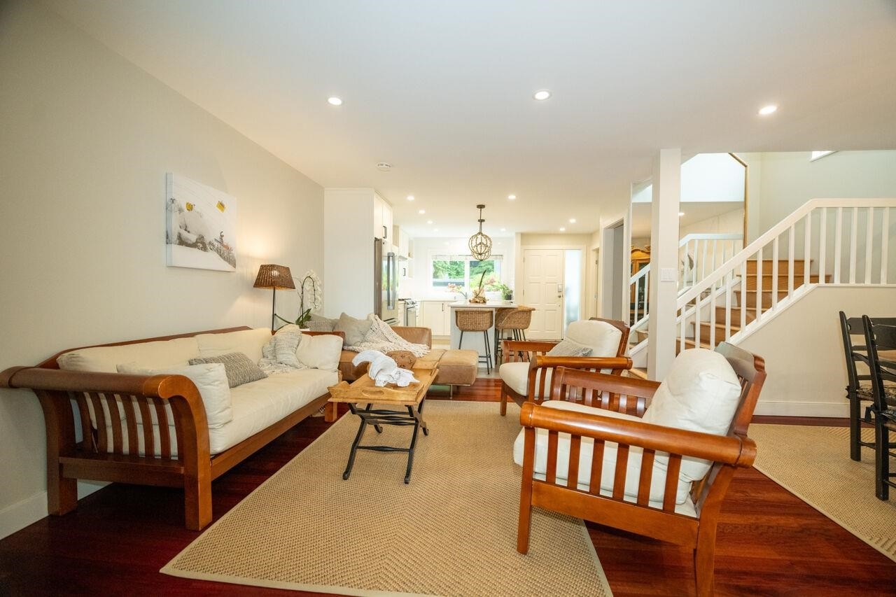 4689 Hoskins Road, North Vancouver, BC