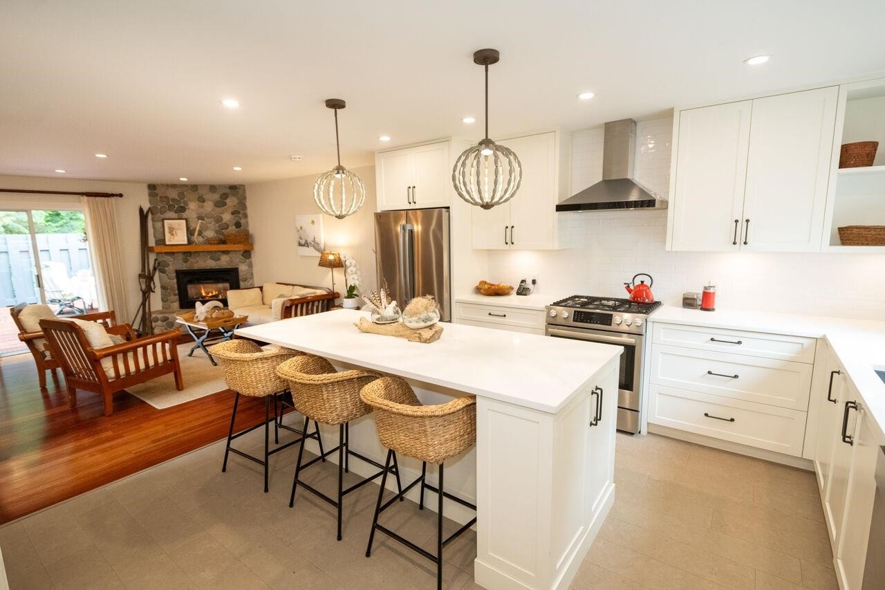 4689 Hoskins Road, North Vancouver, BC