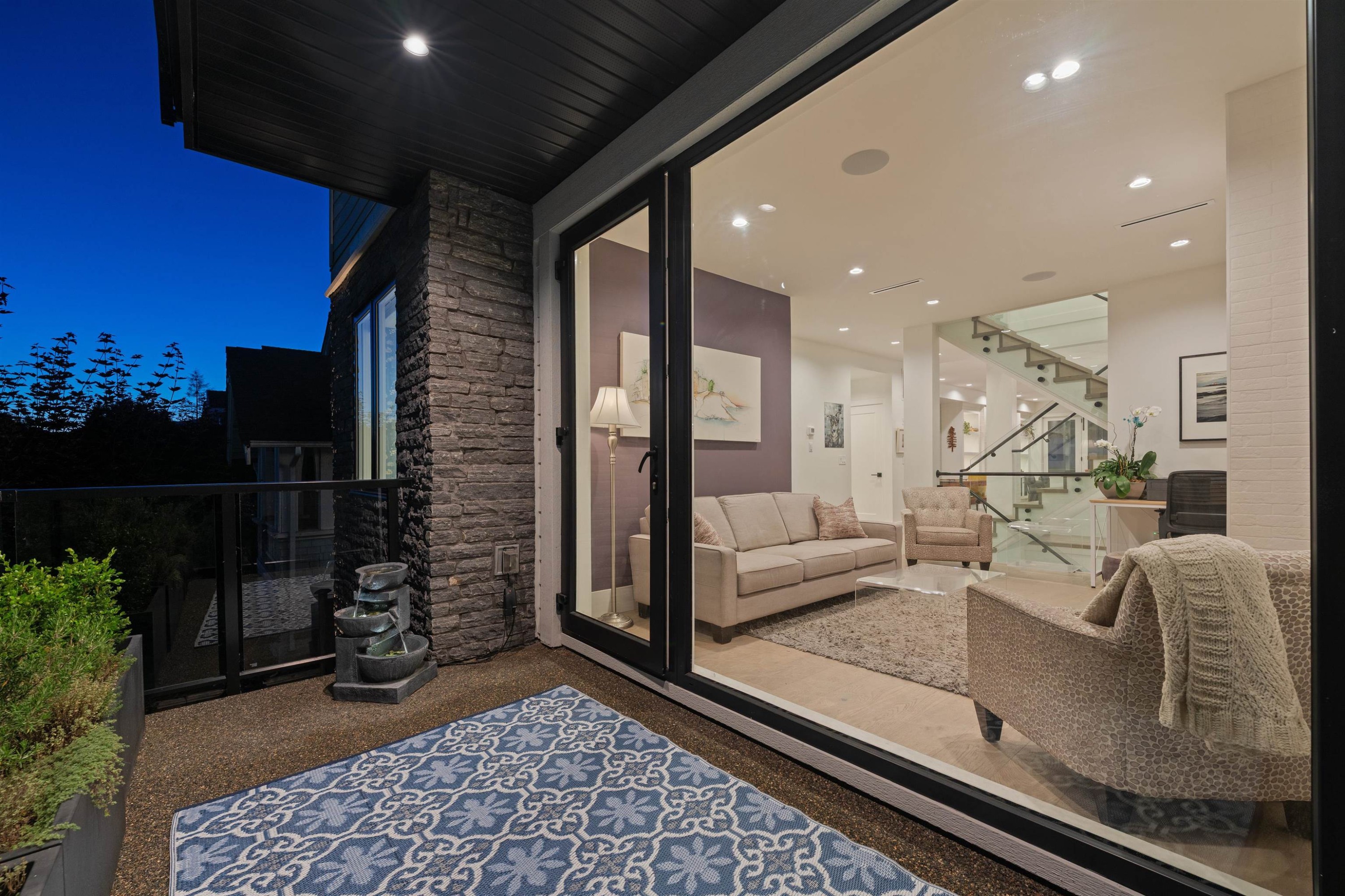 336 Keith Road E, North Vancouver, BC