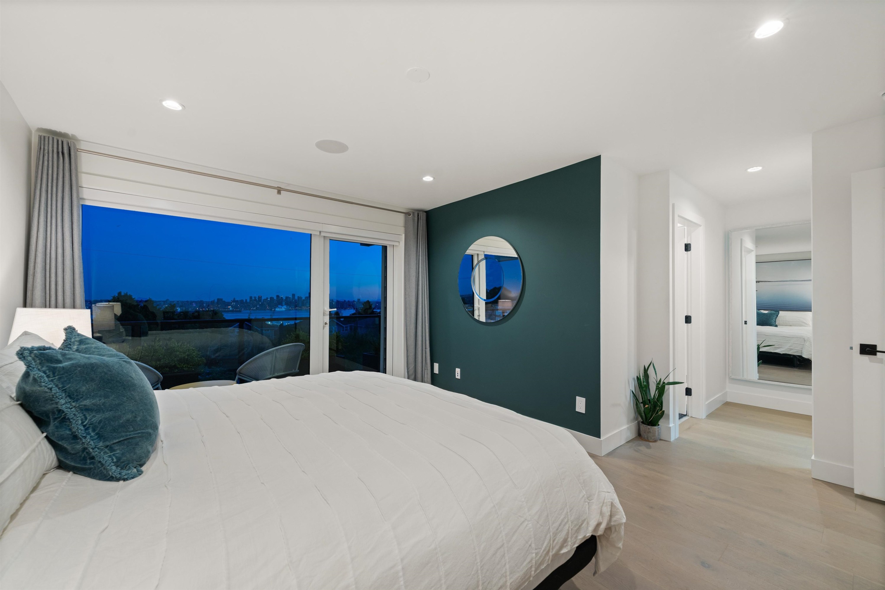 336 Keith Road E, North Vancouver, BC