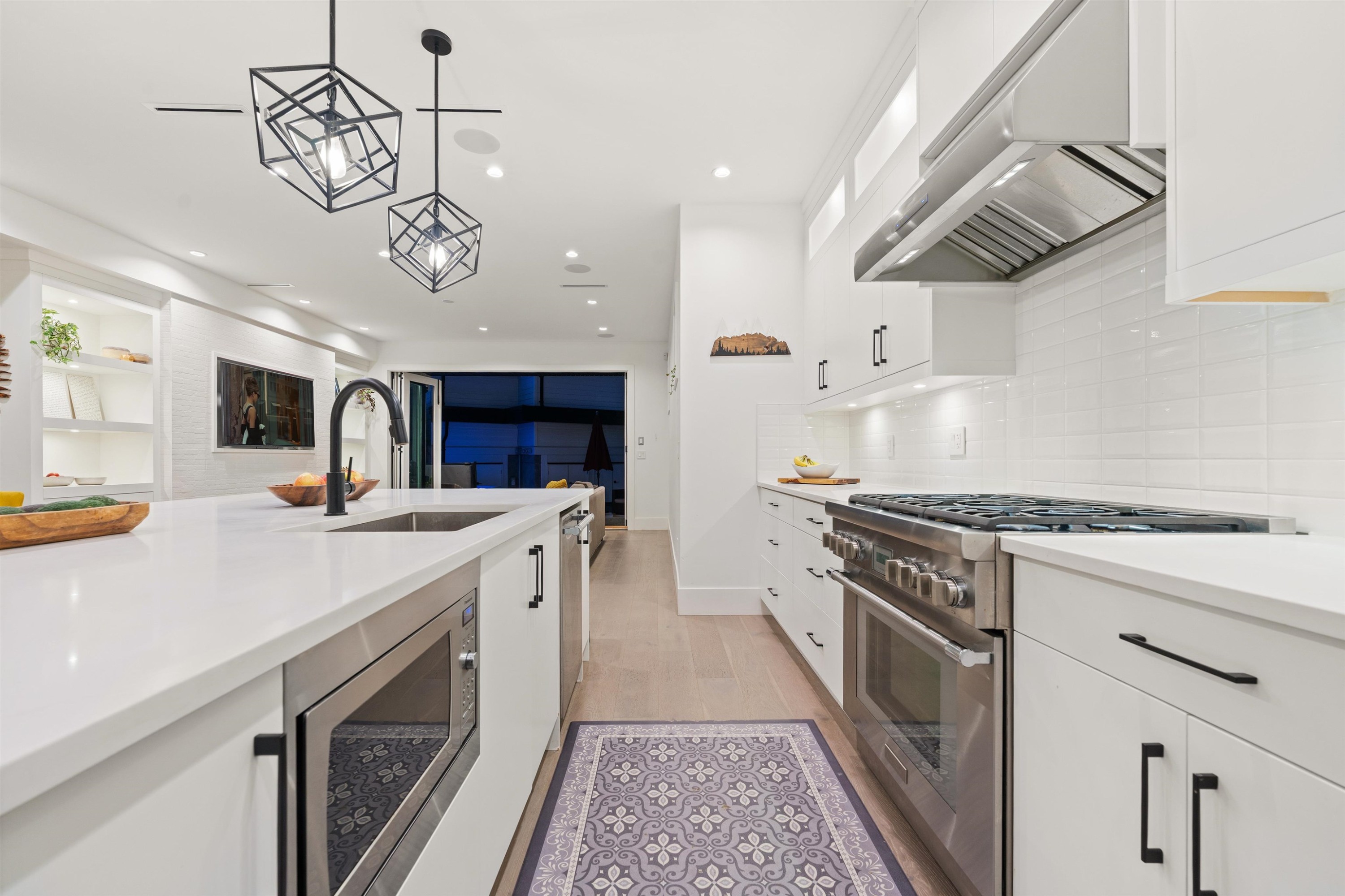 336 Keith Road E, North Vancouver, BC