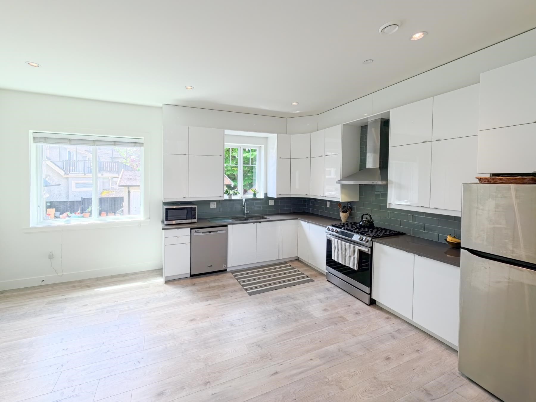 5855 St. George Street, Vancouver, BC