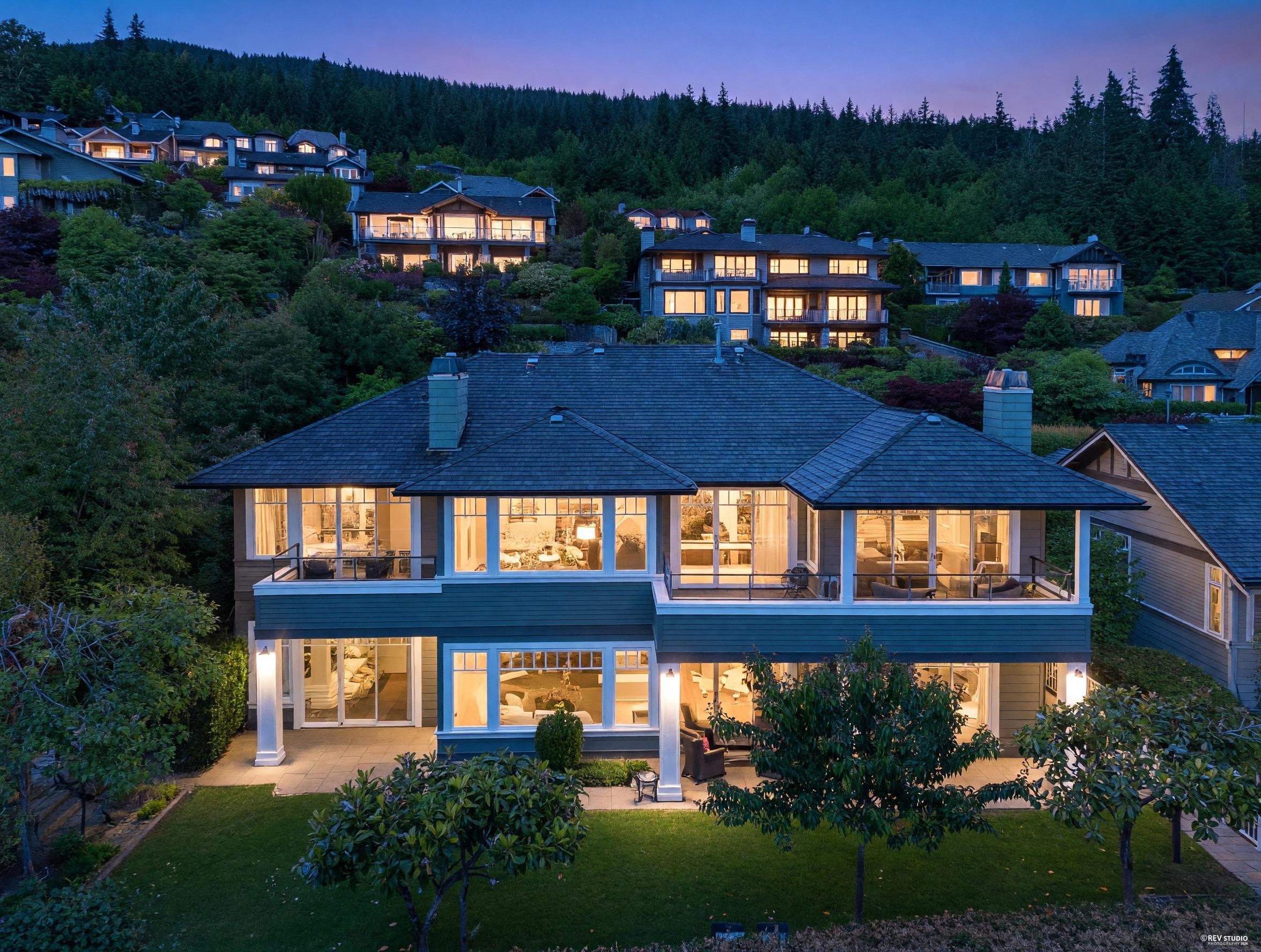 2673 Folkestone Way, West Vancouver, BC
